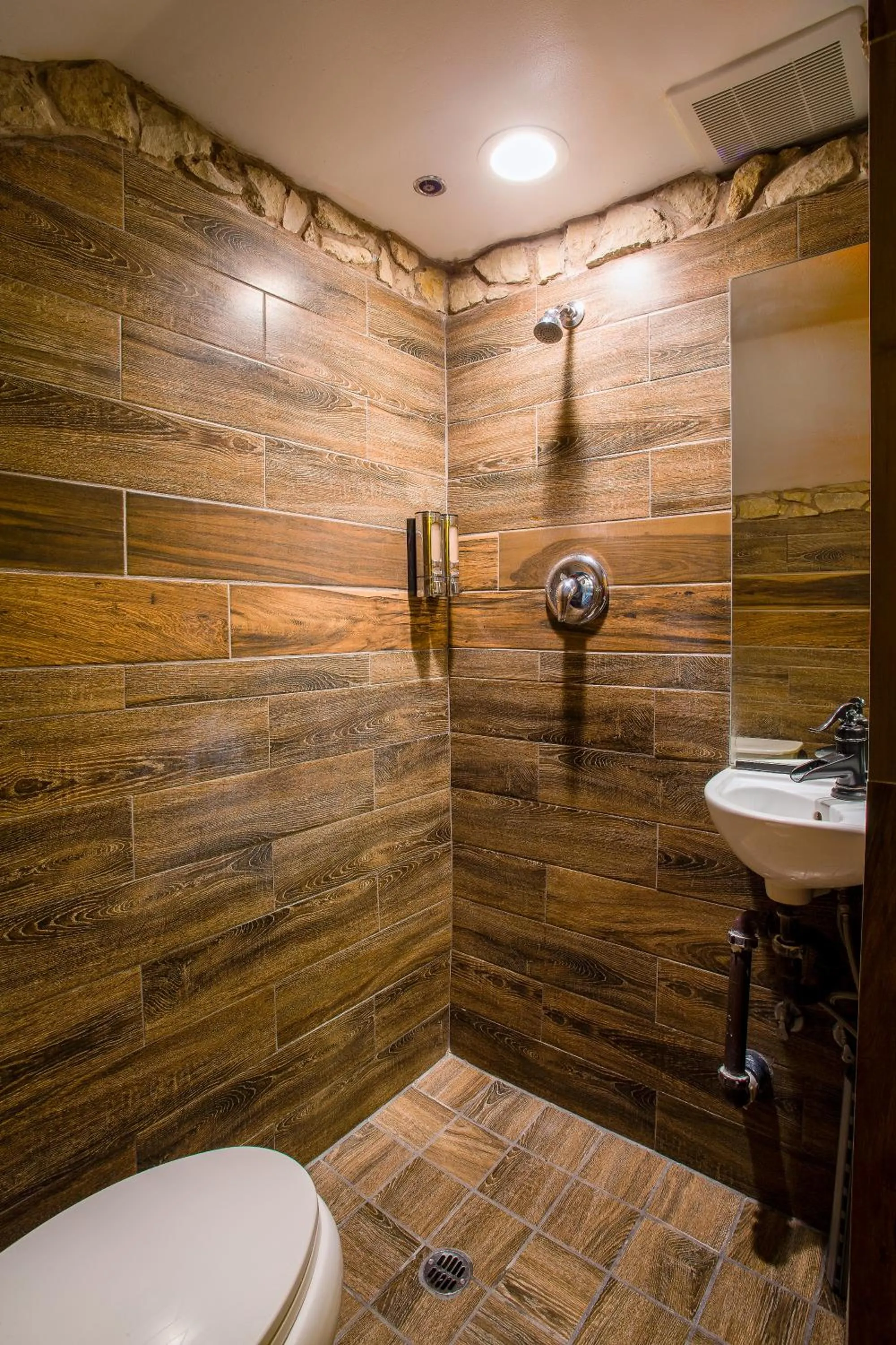 Shower in Nomads Hotel