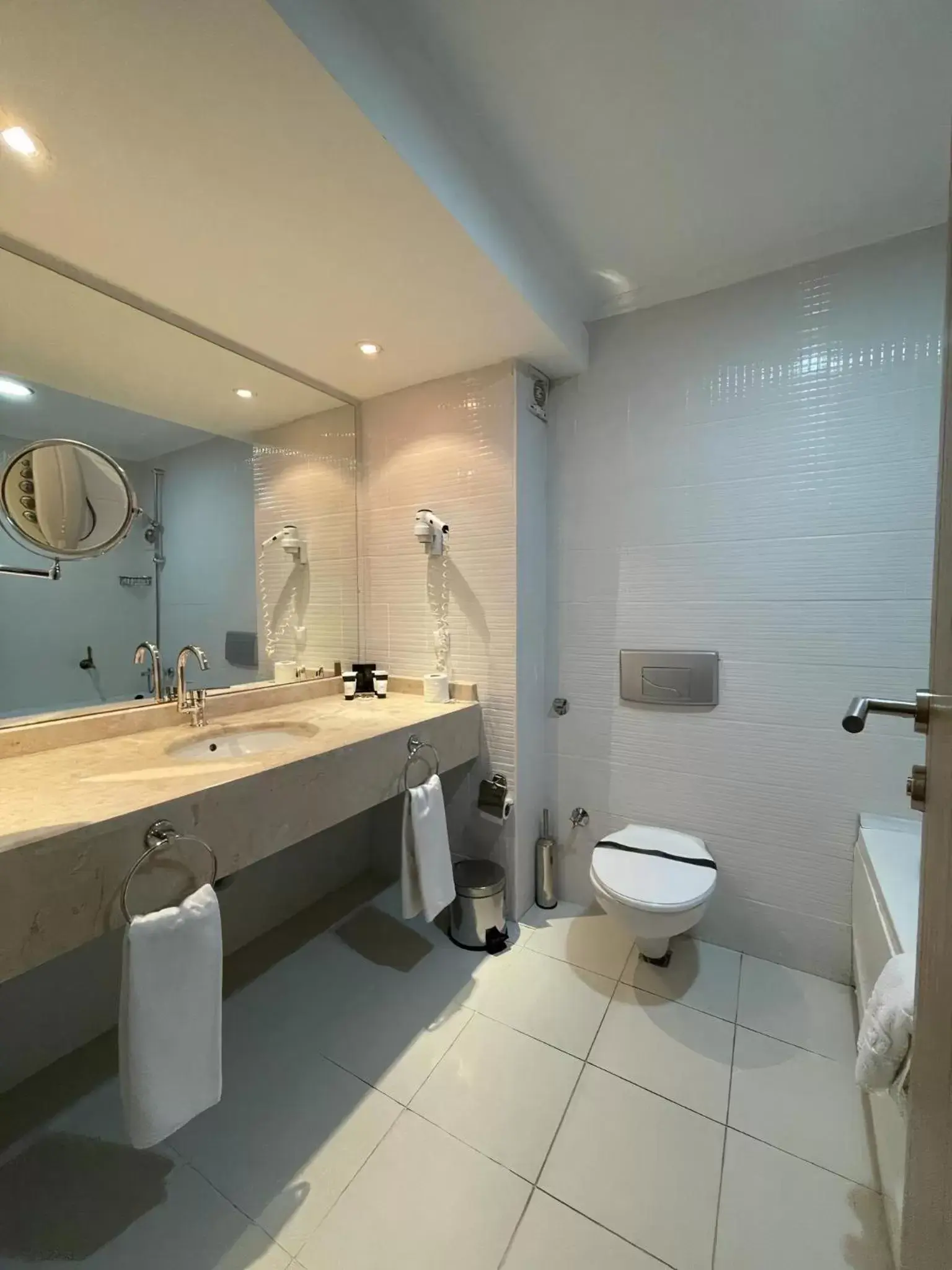 Standard Double or Twin Room with Balcony - single occupancy in Ipeksoy Thermal Hotel Standard Double or Twin Room with Balcony - single occupancy in Ipeksoy Thermal Hotel