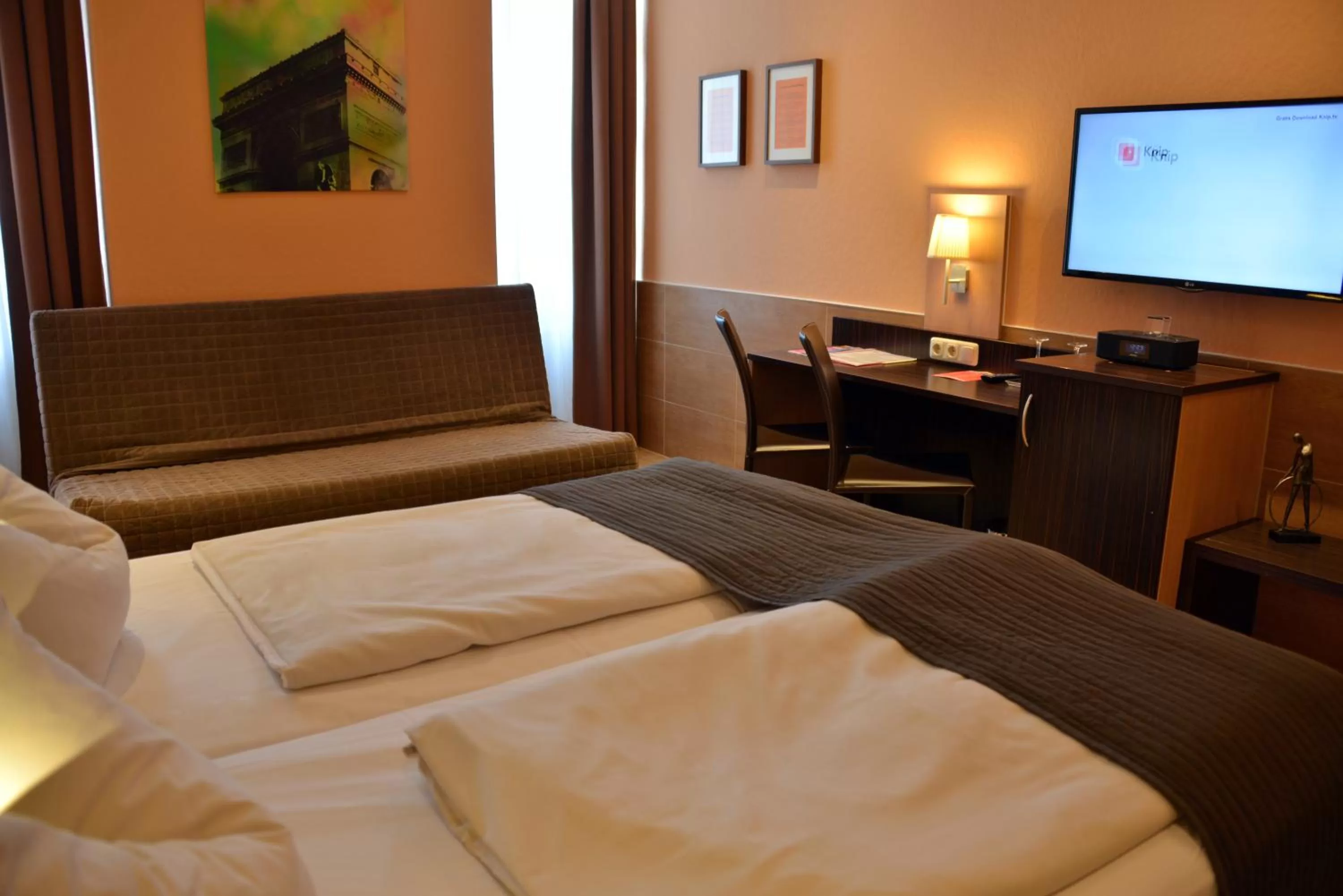 Photo of the whole room, Bed in Arthotel Munich