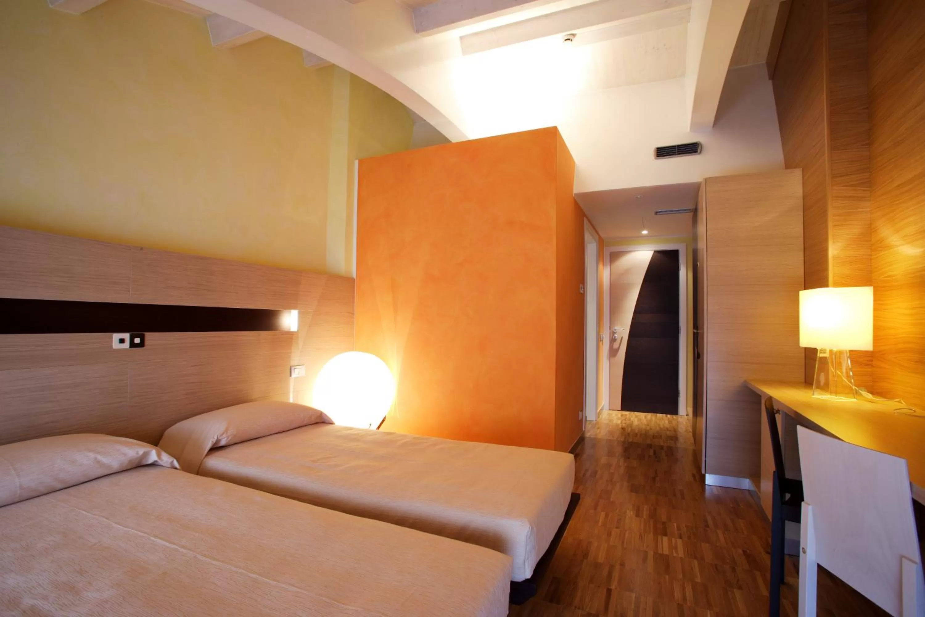 Bedroom, Bed in Allegria