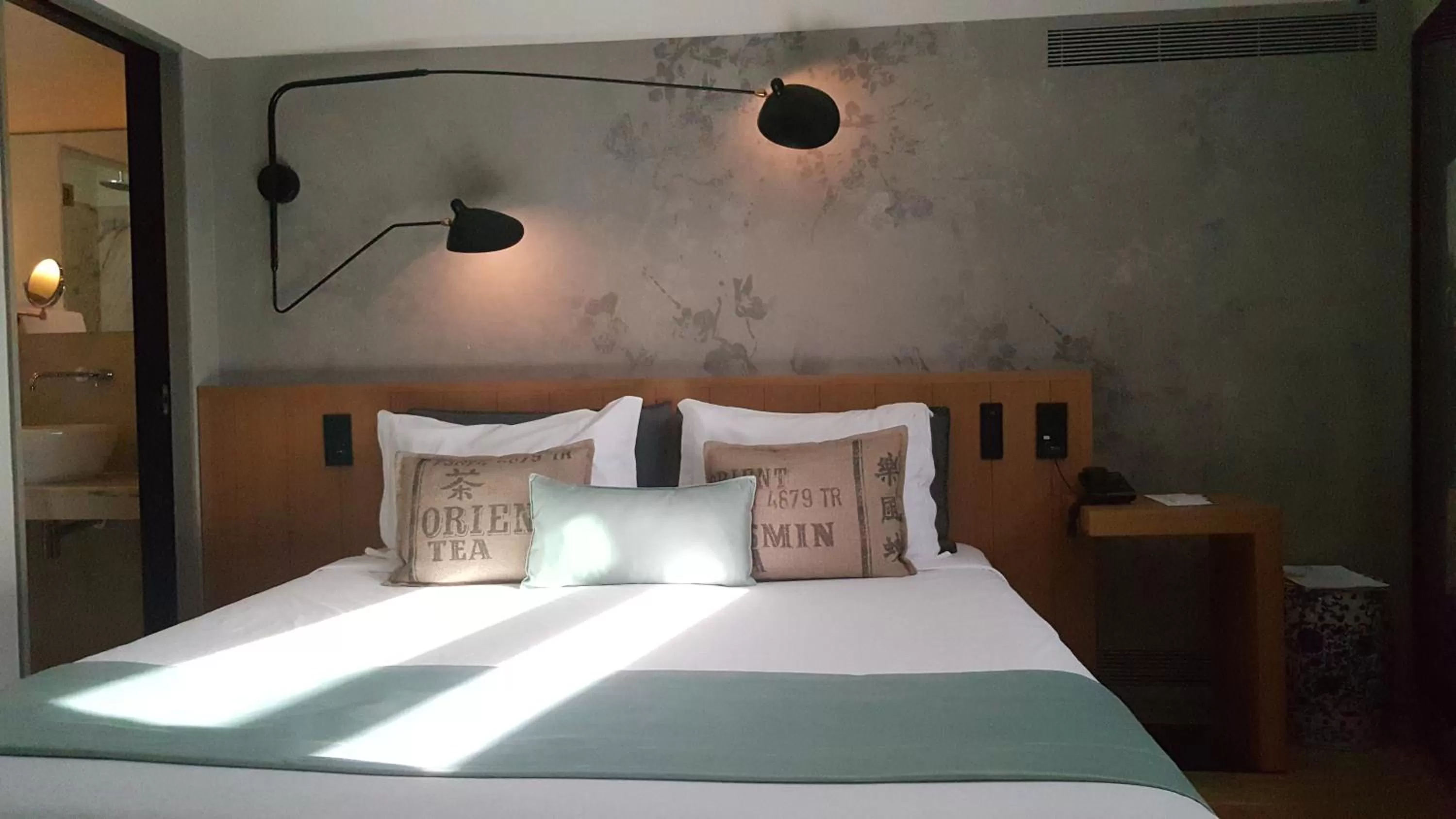 Classic Twin Room in Descobertas Boutique Hotel by Aspasios