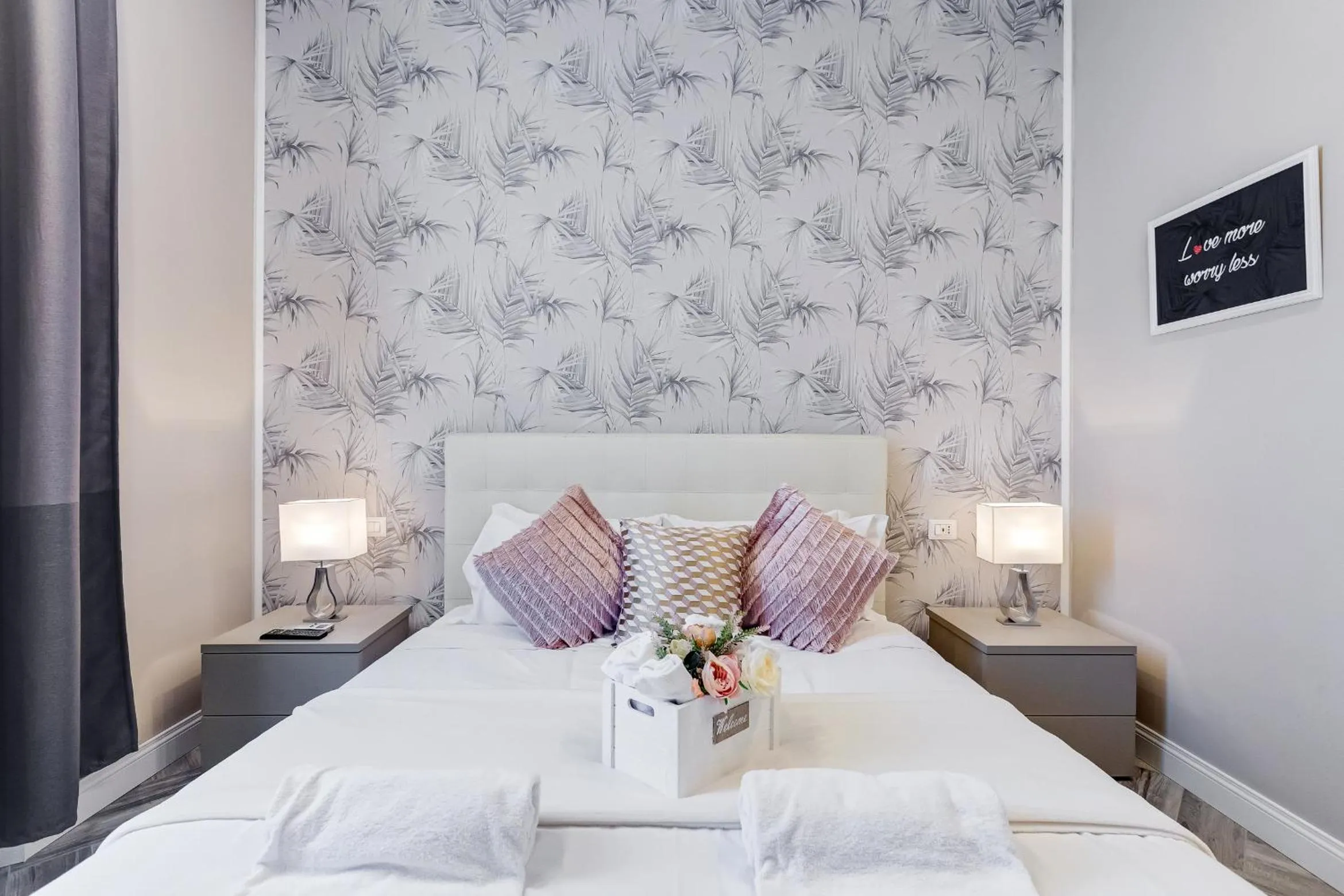 Bedroom, Bed in Hanky Suite