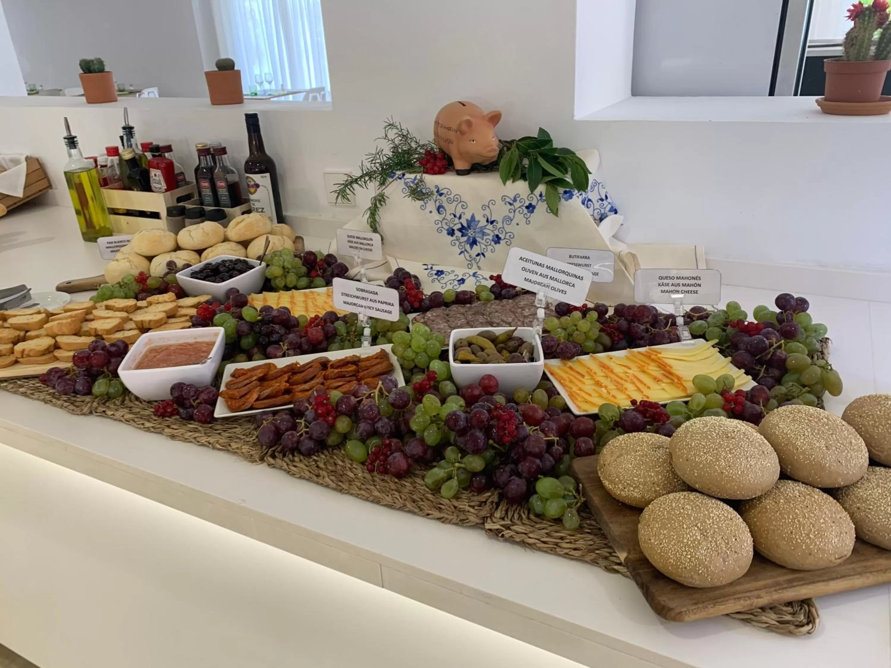 Food and drinks in Hotel Torá