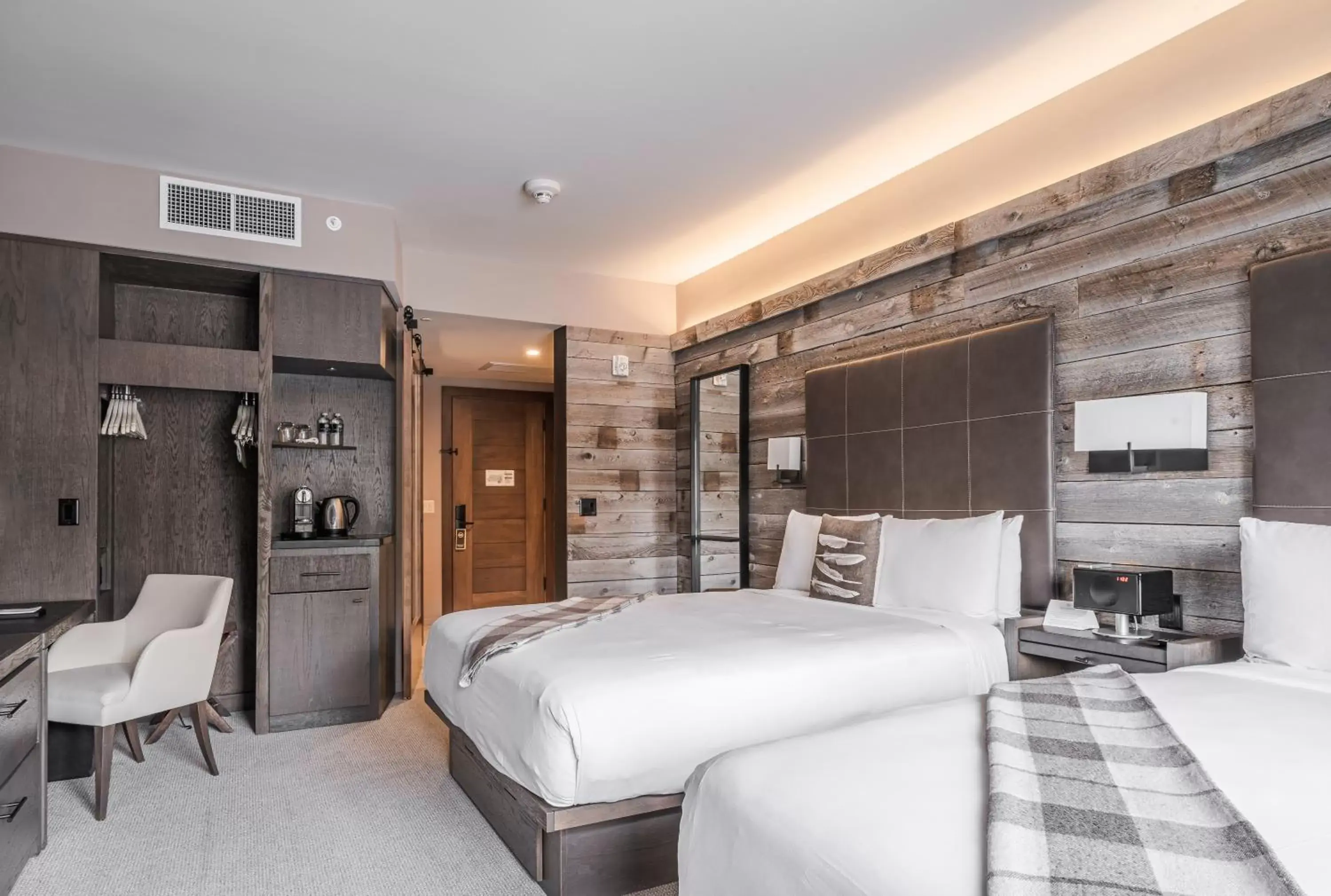 Superior Double Queen Room in Hotel Jackson Superior Double Queen Room in Hotel Jackson