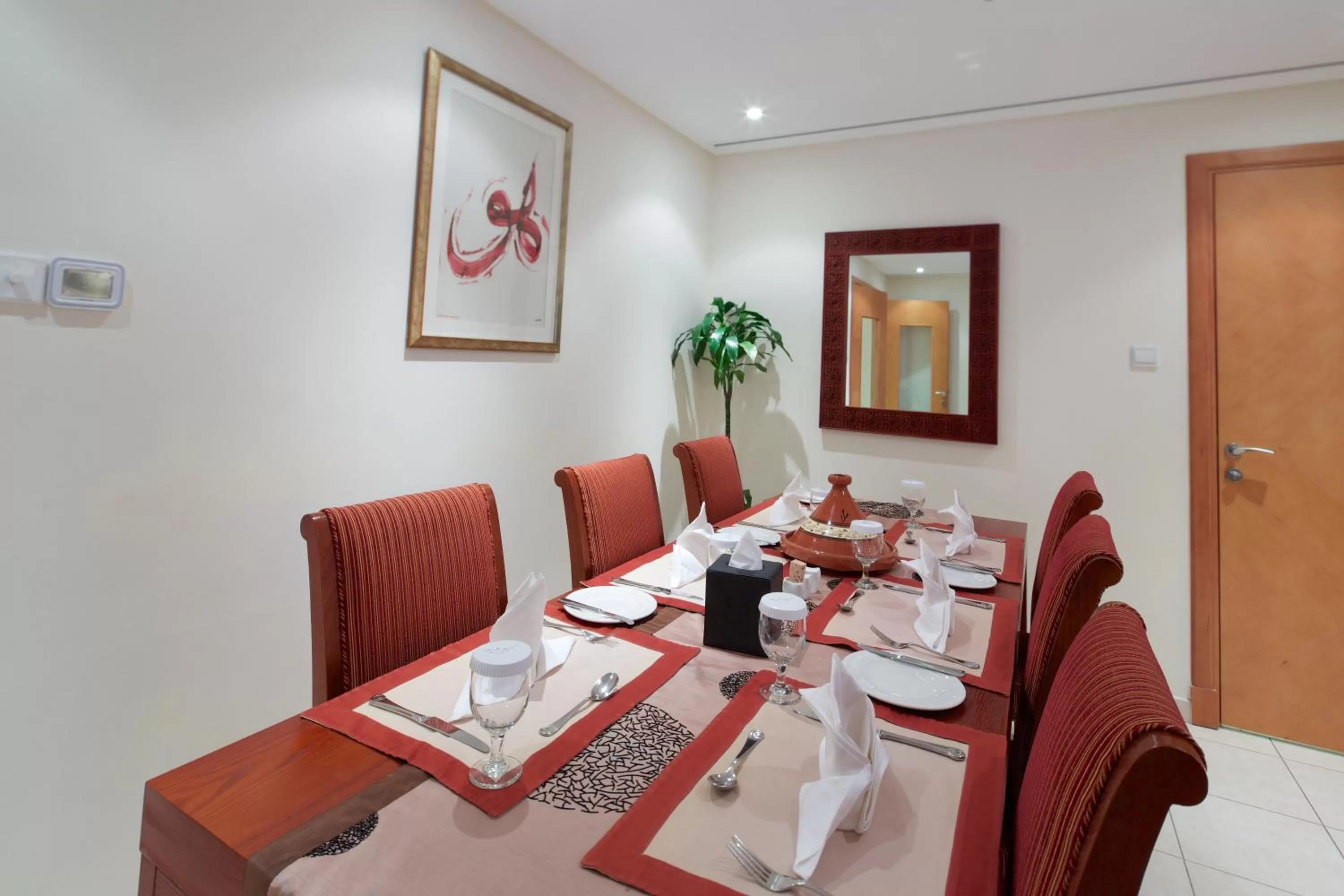 Restaurant/places to eat in Tamani Marina Hotel & Apartments