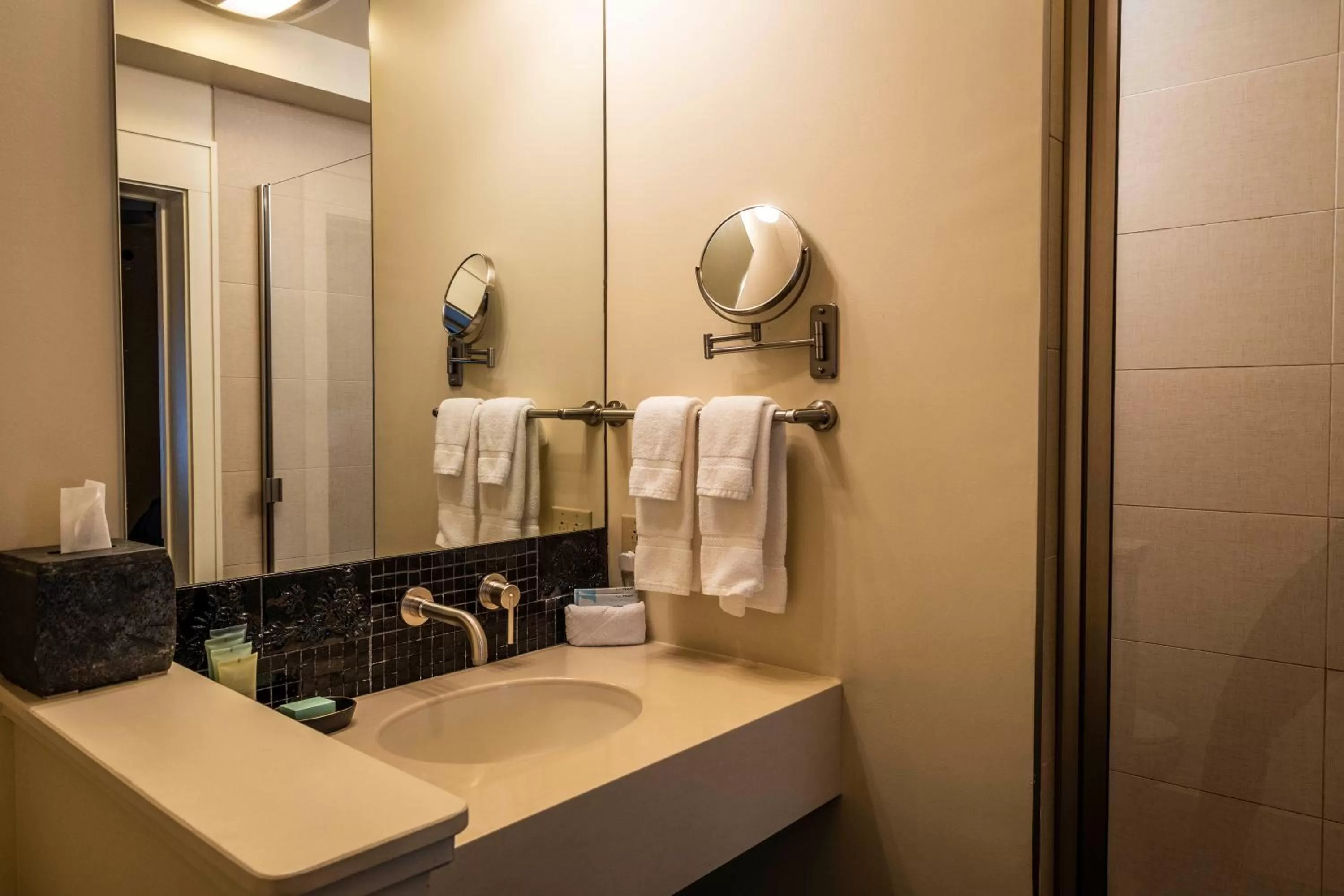 Bathroom in Hotel Broad Ripple