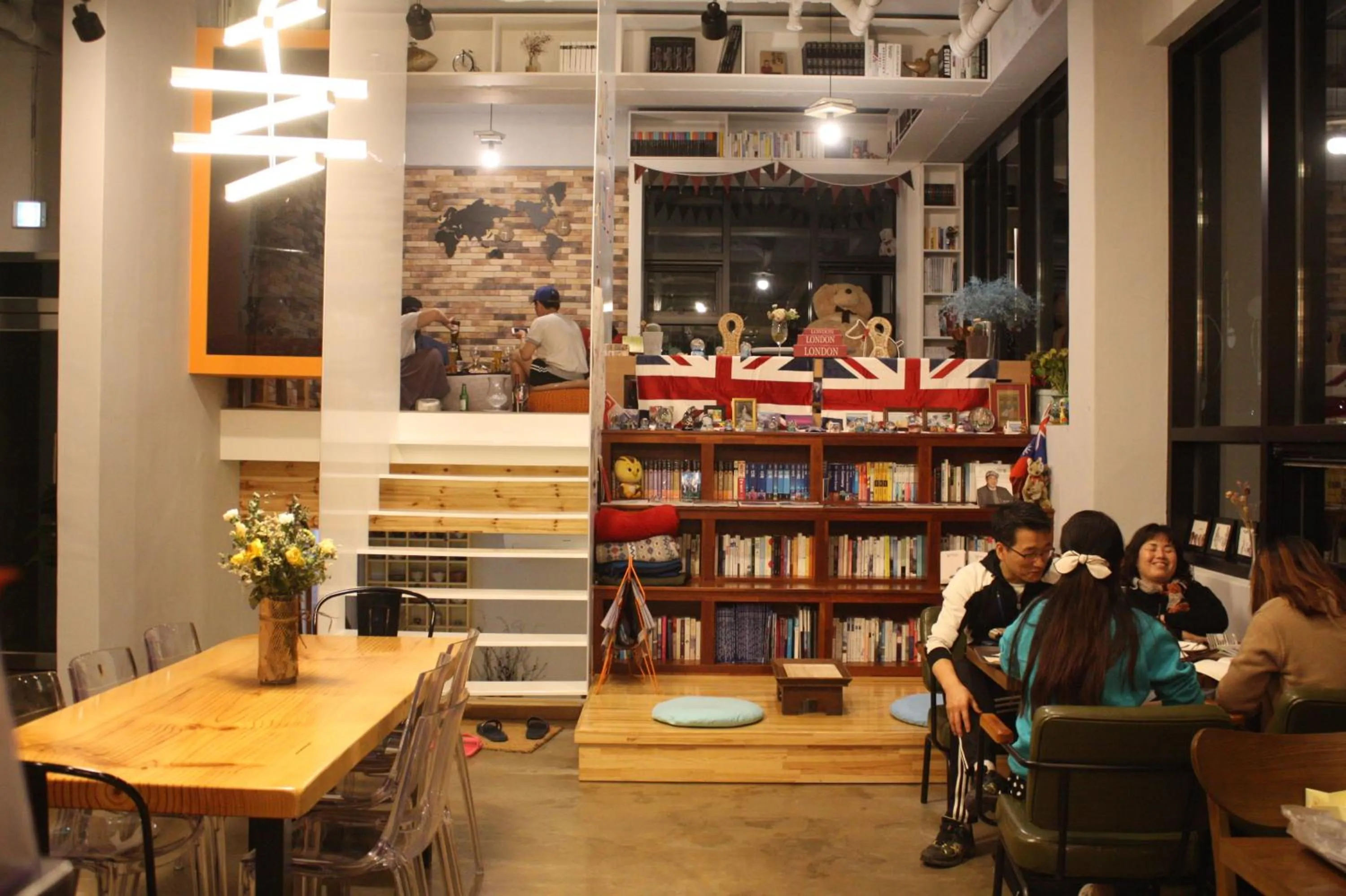 Library in Andong Poong-gyung HOSTEL n LIBRARY