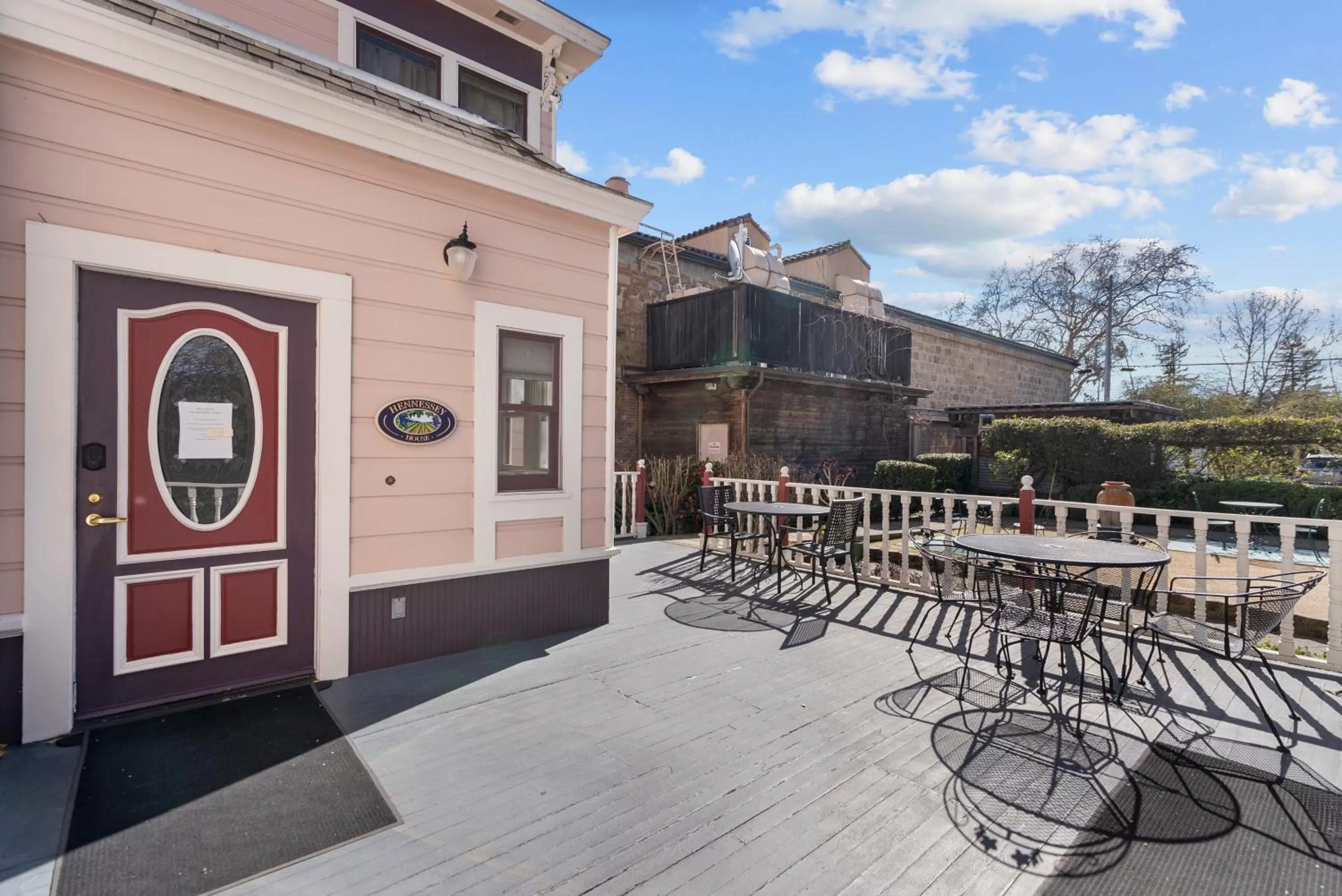 Hennessey House Bed and Breakfast