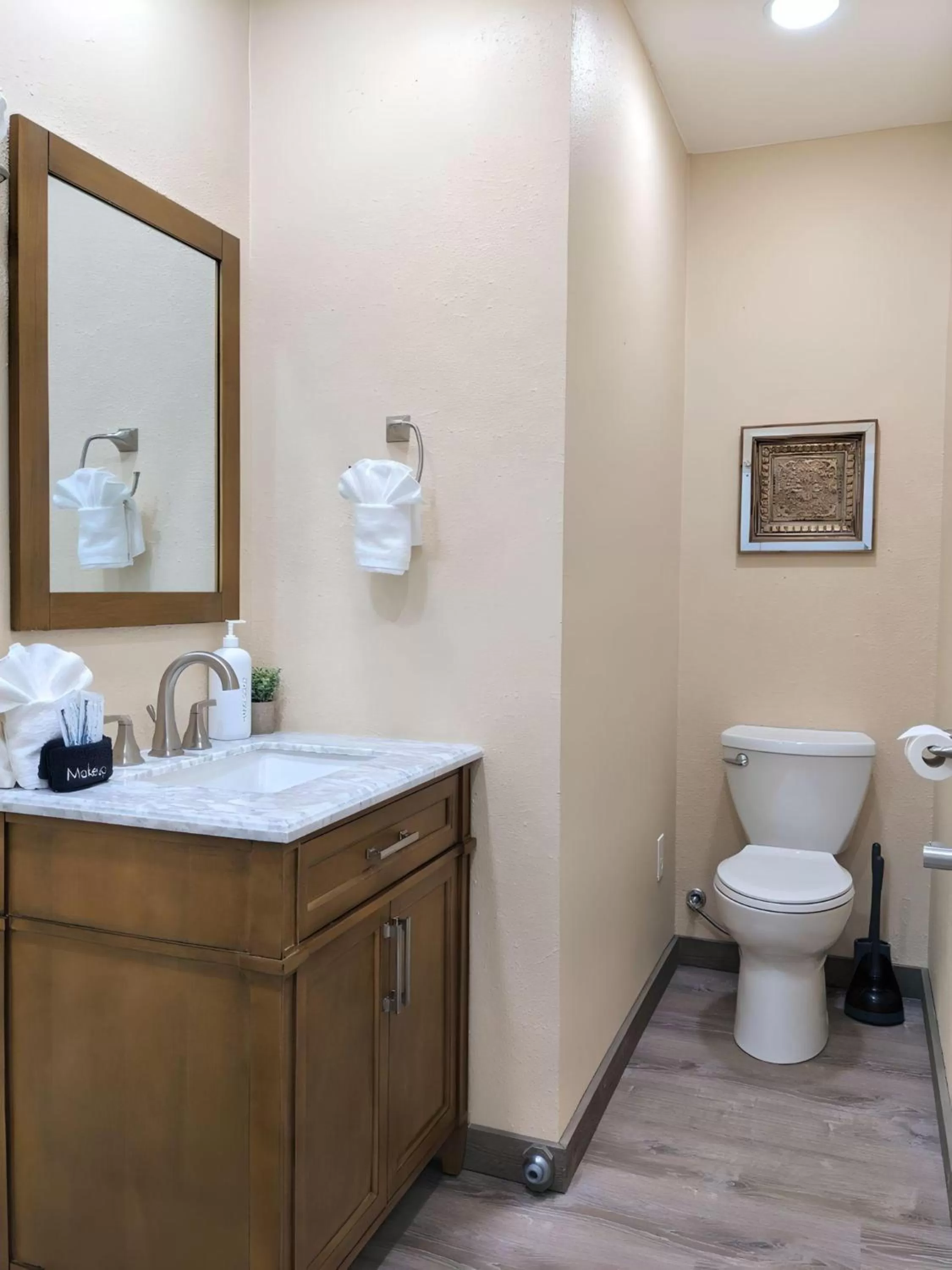 Toilet, Bathroom in Wanderlust Inn