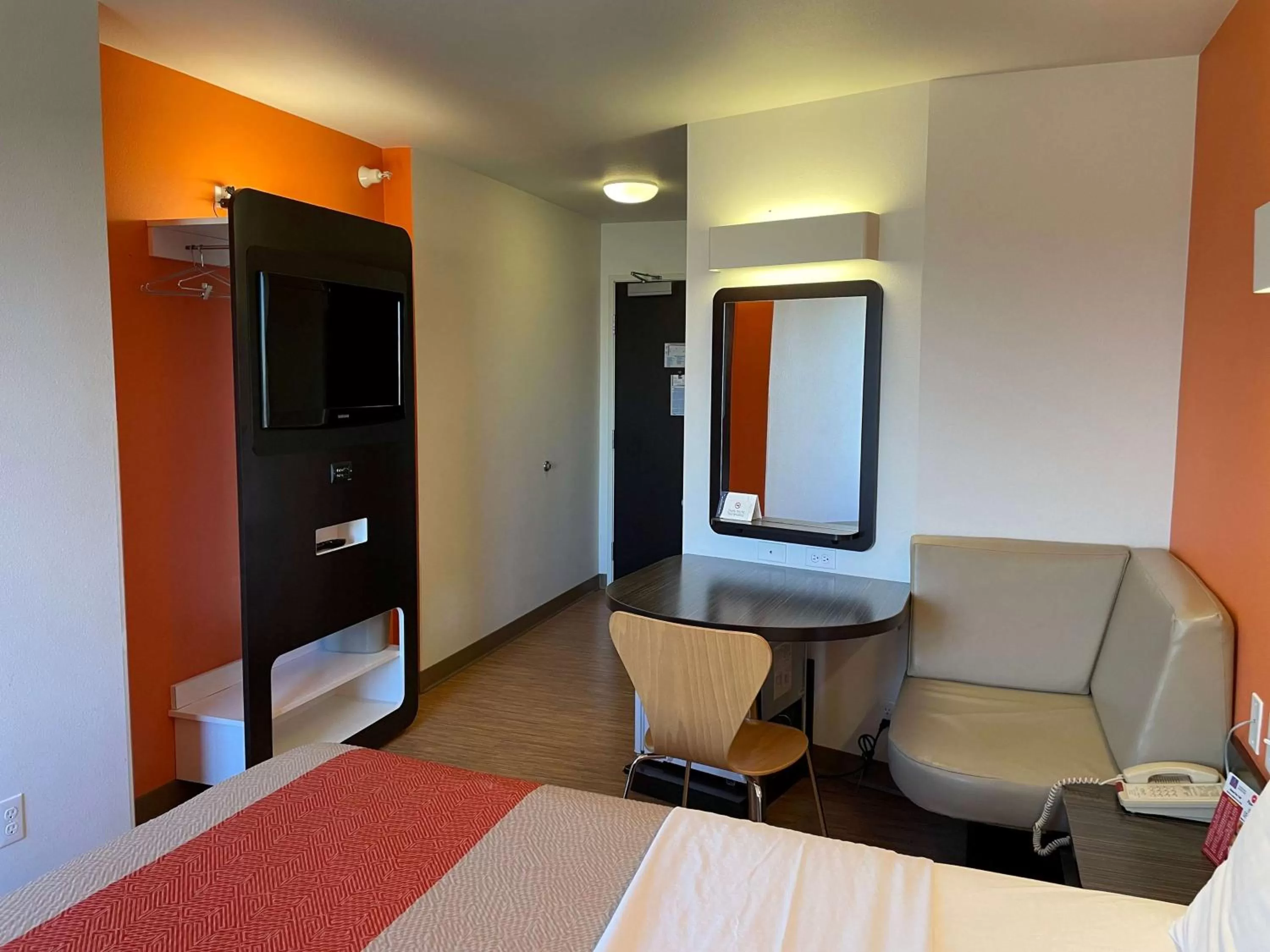 Photo of the whole room, Bed in Baymont by Wyndham Williston