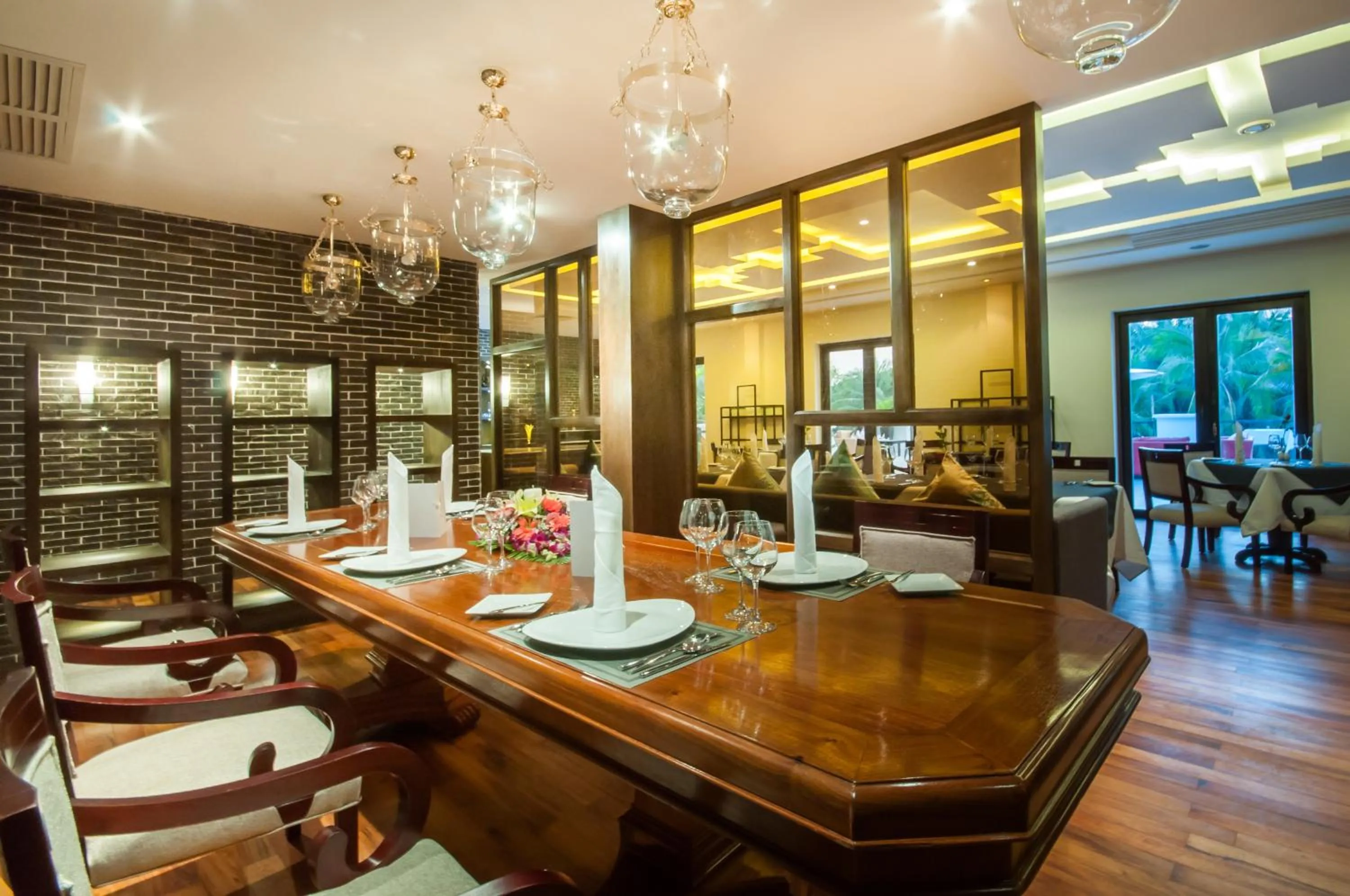 Restaurant/places to eat in THE PRIVILEGE FLOOR by Lotus Blanc