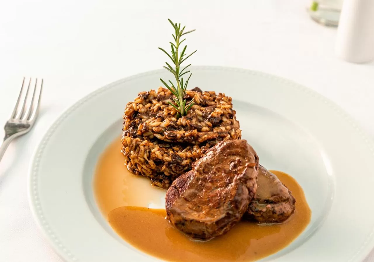 Meals in Estanplaza Nações Unidas