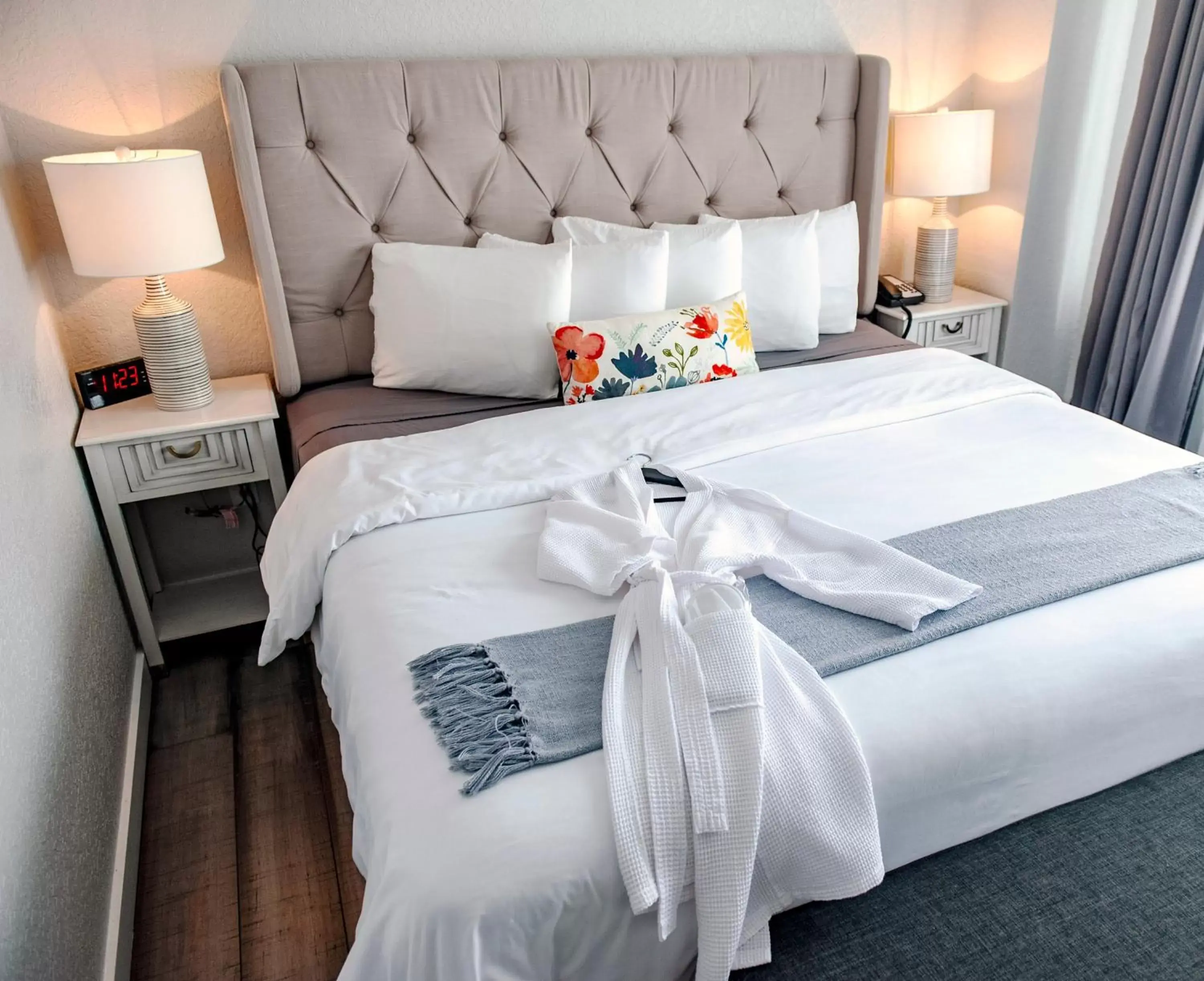 Executive Suite in Artisan Downtown Executive Suite in Artisan Downtown