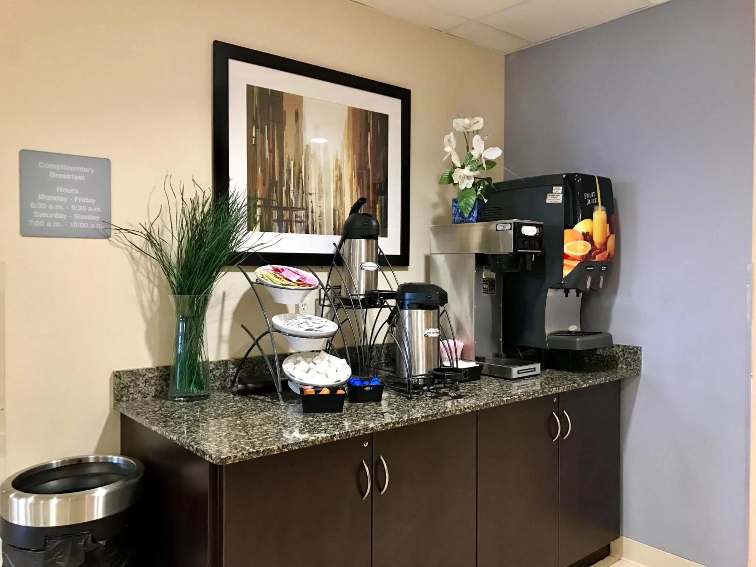 Continental breakfast in Microtel Inn and Suites Elkhart