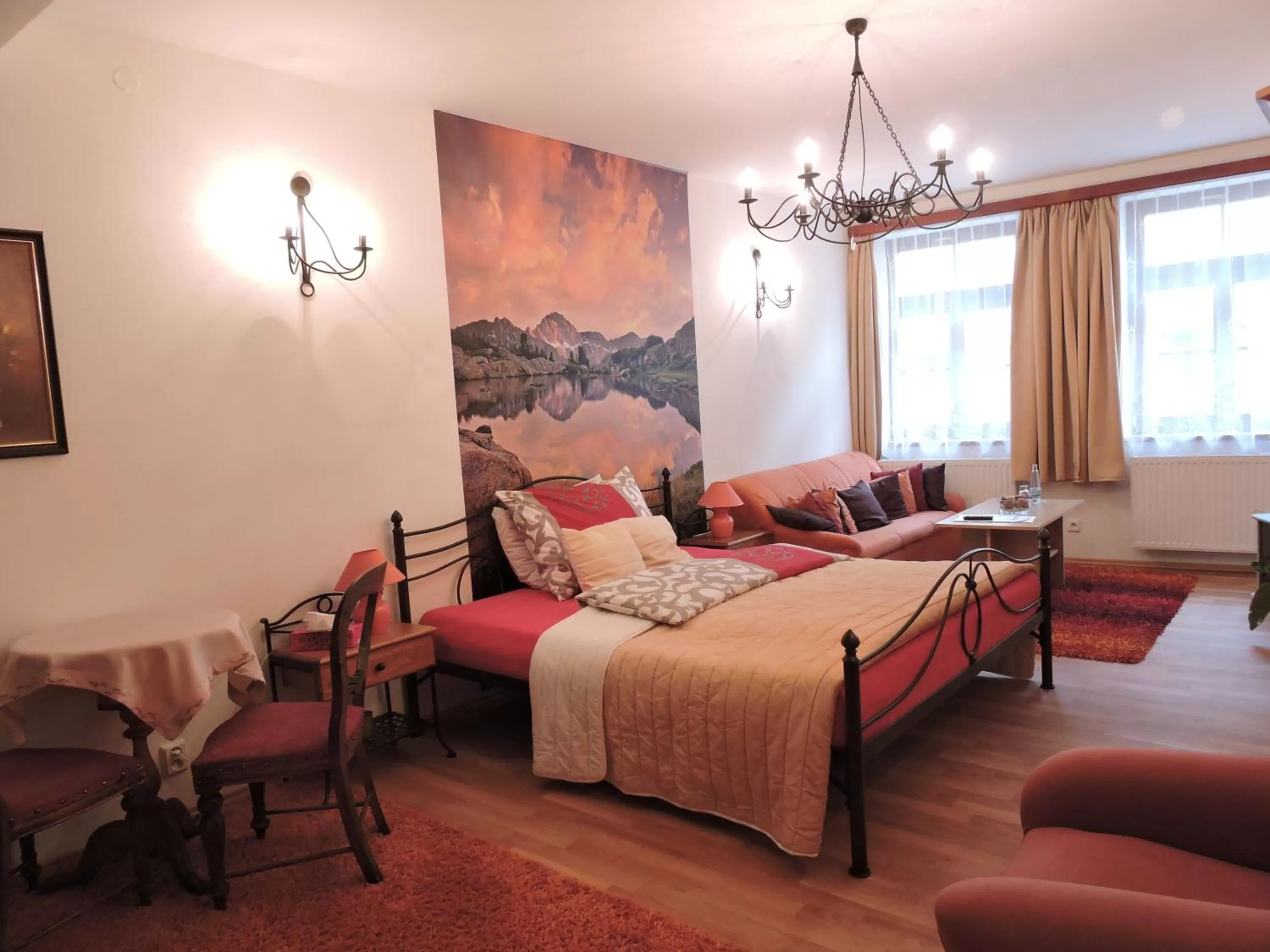 Photo of the whole room, Seating Area in Hotel Atrium