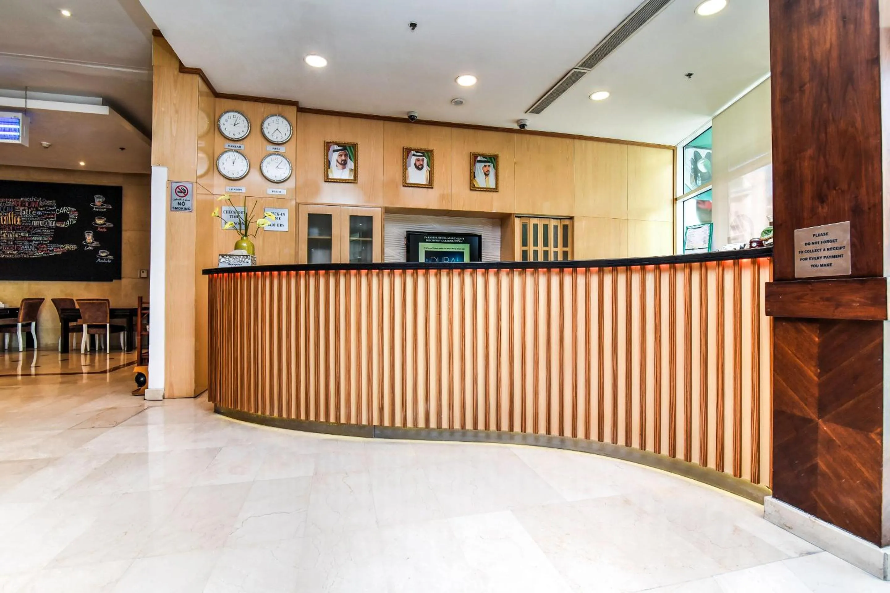 Lobby or reception in Parkside Hotel Apartment