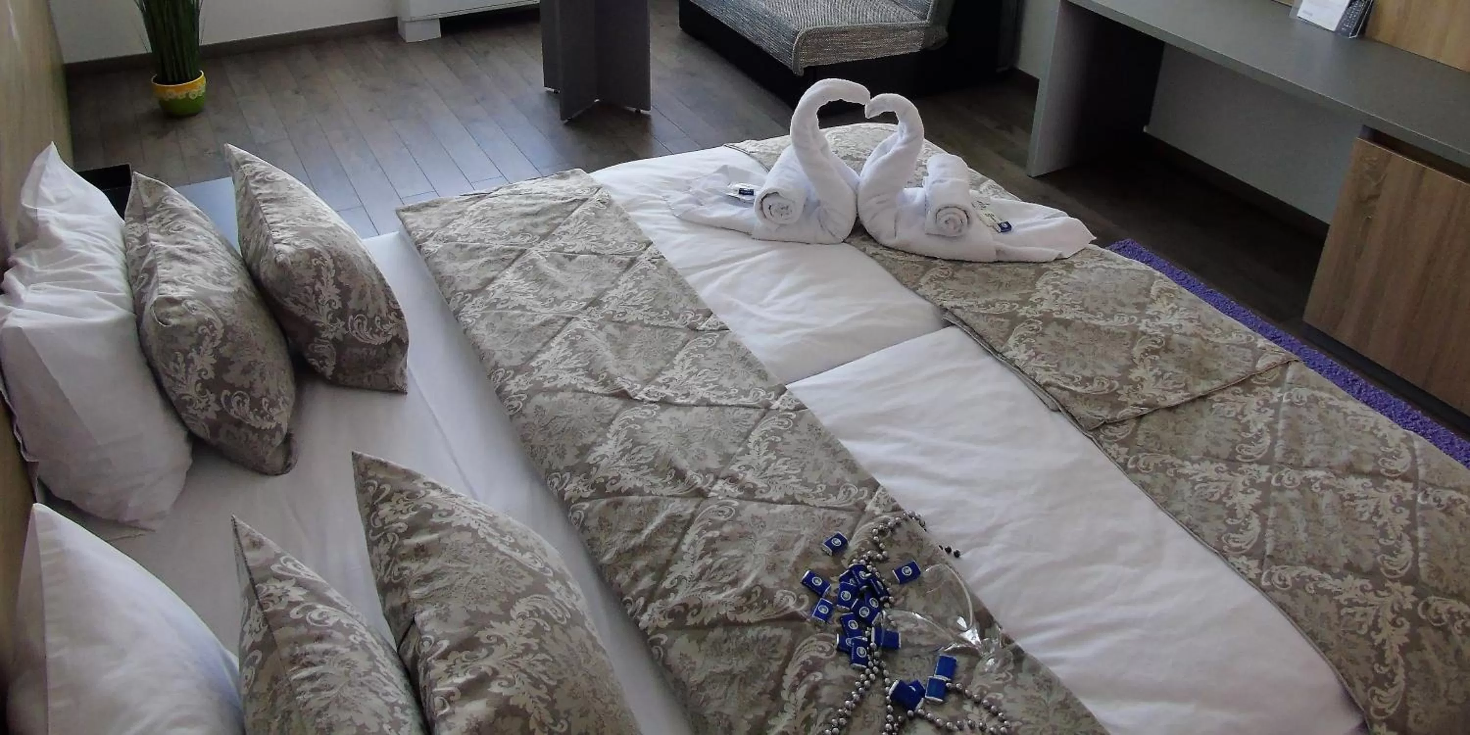 Bed in Motel Kamenica