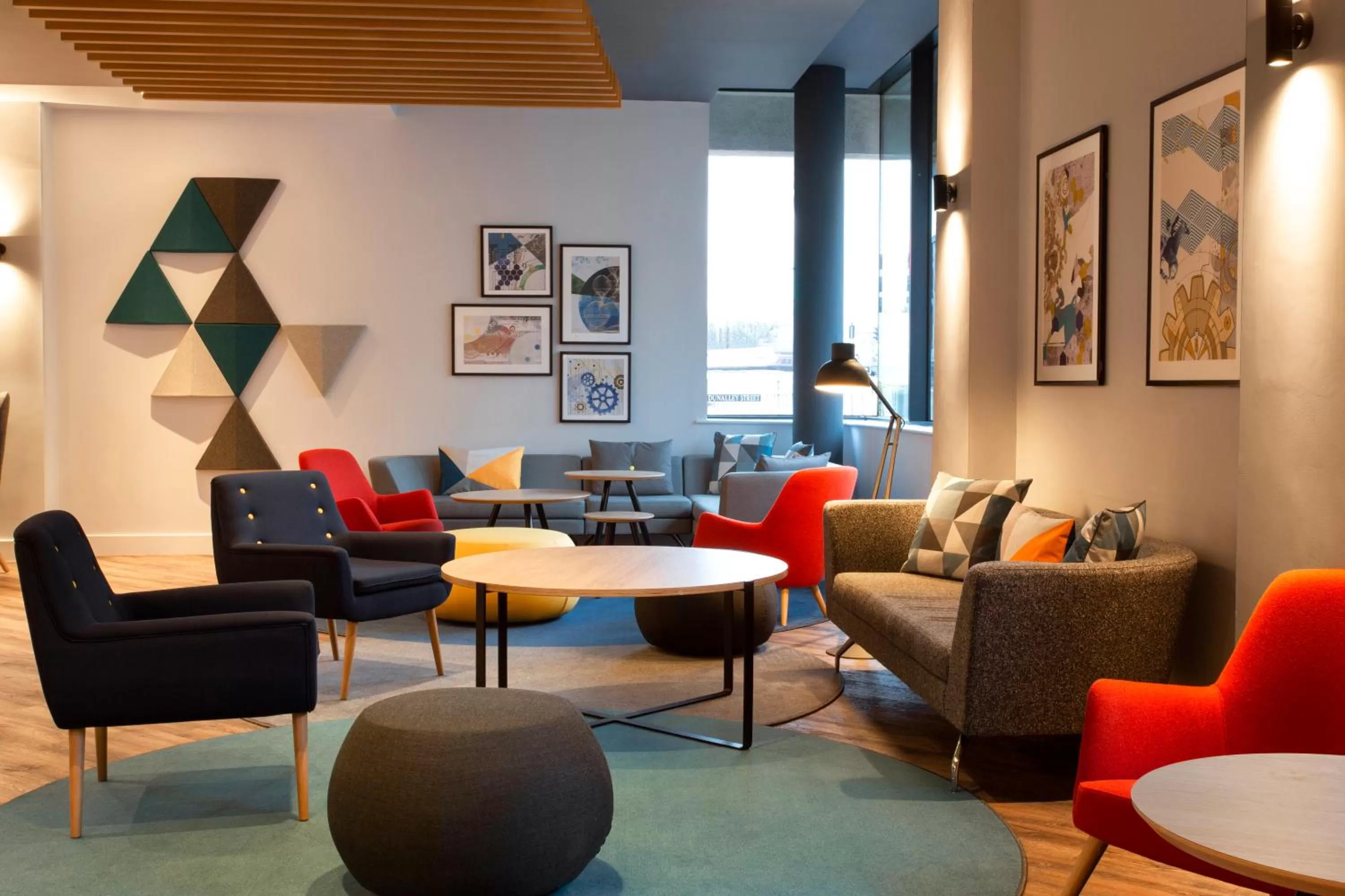 Lobby or reception in Holiday Inn Express Cheltenham Town Centre by IHG