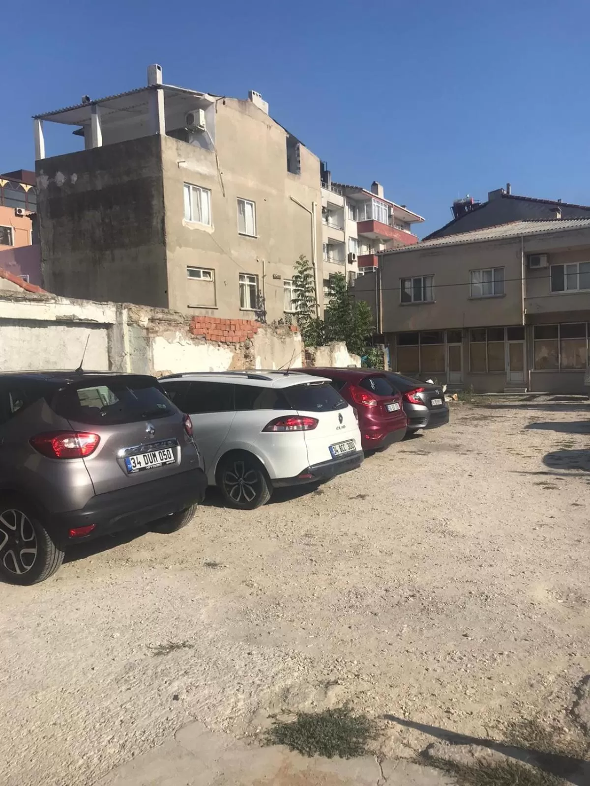 Parking in Hotel Crowded House