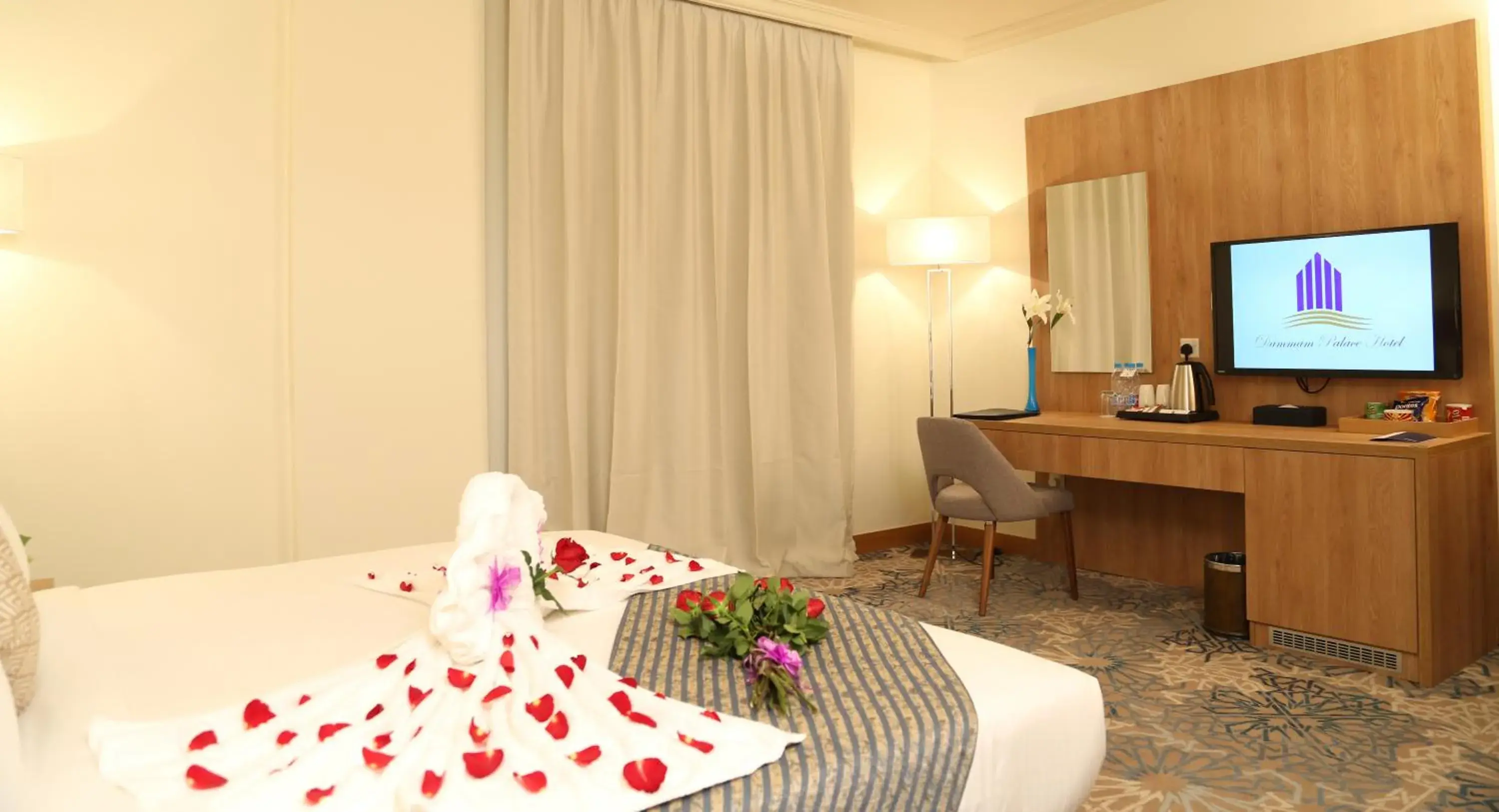 Two-Bedroom Suite in Dammam Palace Hotel Two-Bedroom Suite in Dammam Palace Hotel