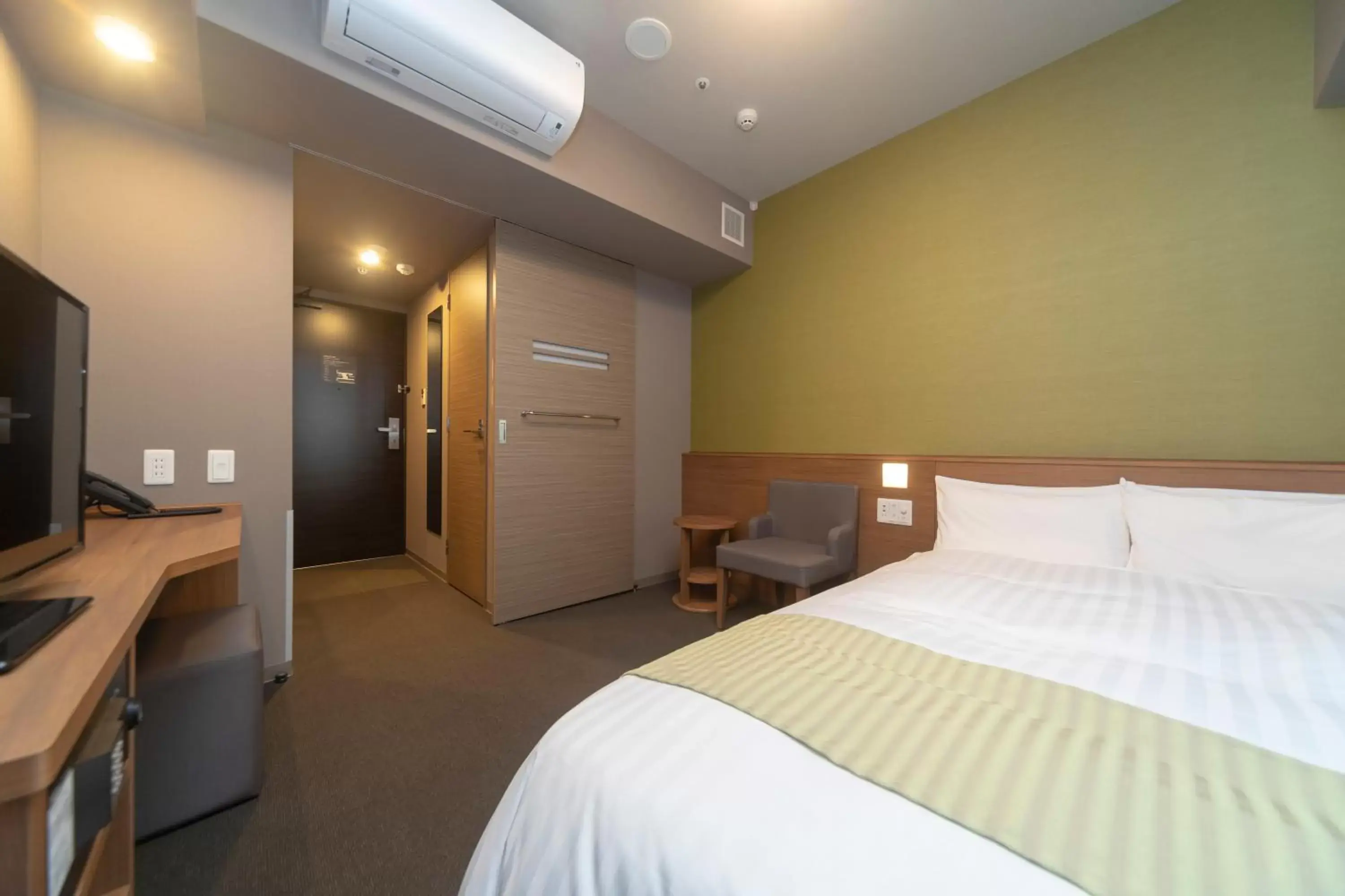 Double Room with Shower - Non-Smoking in Dormy Inn Osaka Tanimachi Double Room with Shower - Non-Smoking in Dormy Inn Osaka Tanimachi