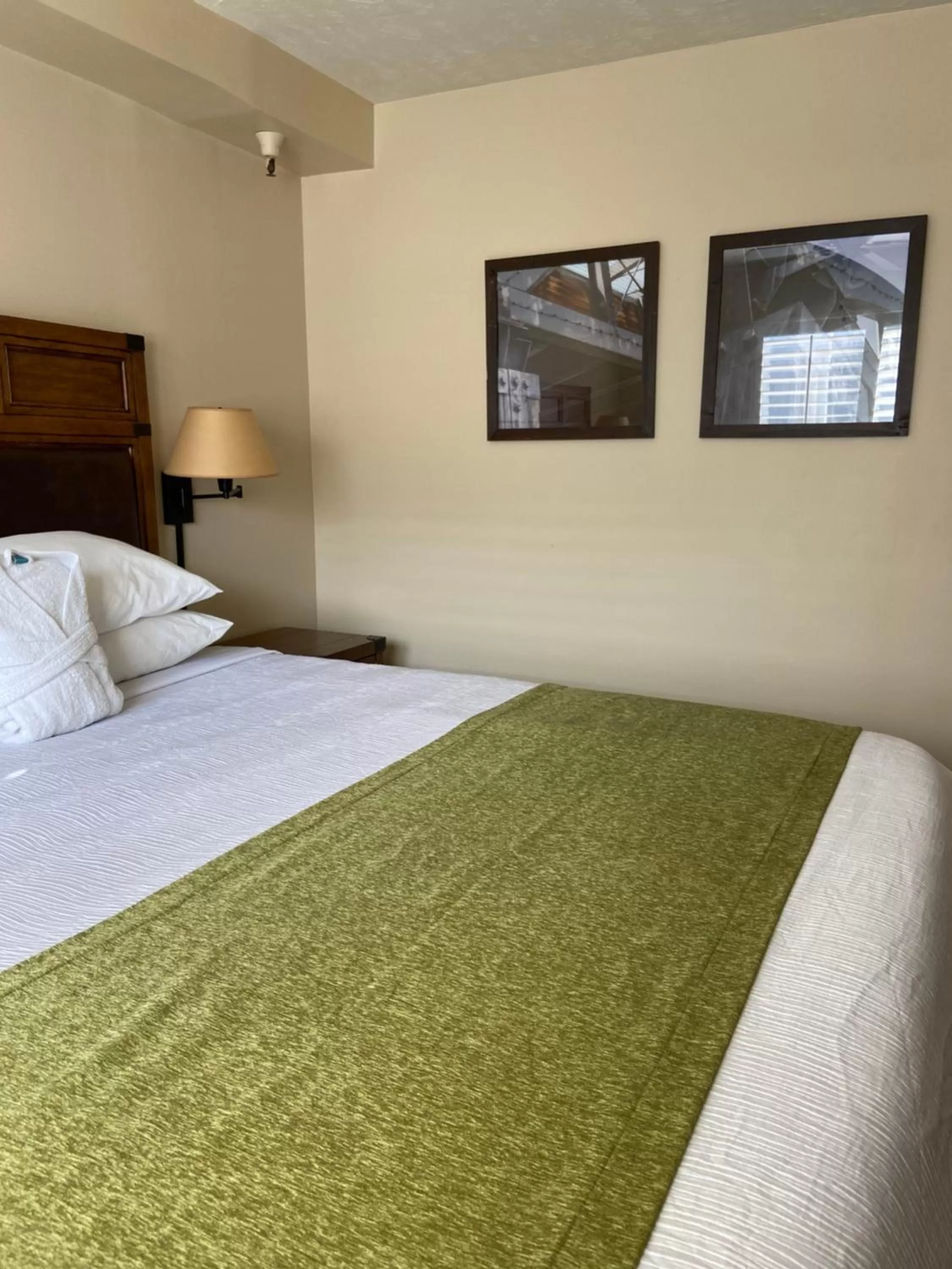 Bedroom, Bed in GetAways at Park Regency Resort