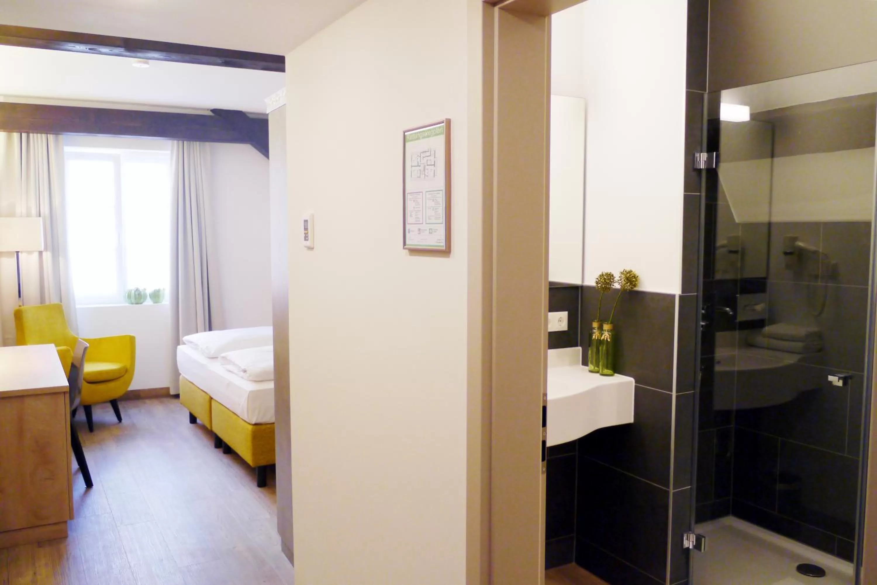 Photo of the whole room, Bed in Das Brunners