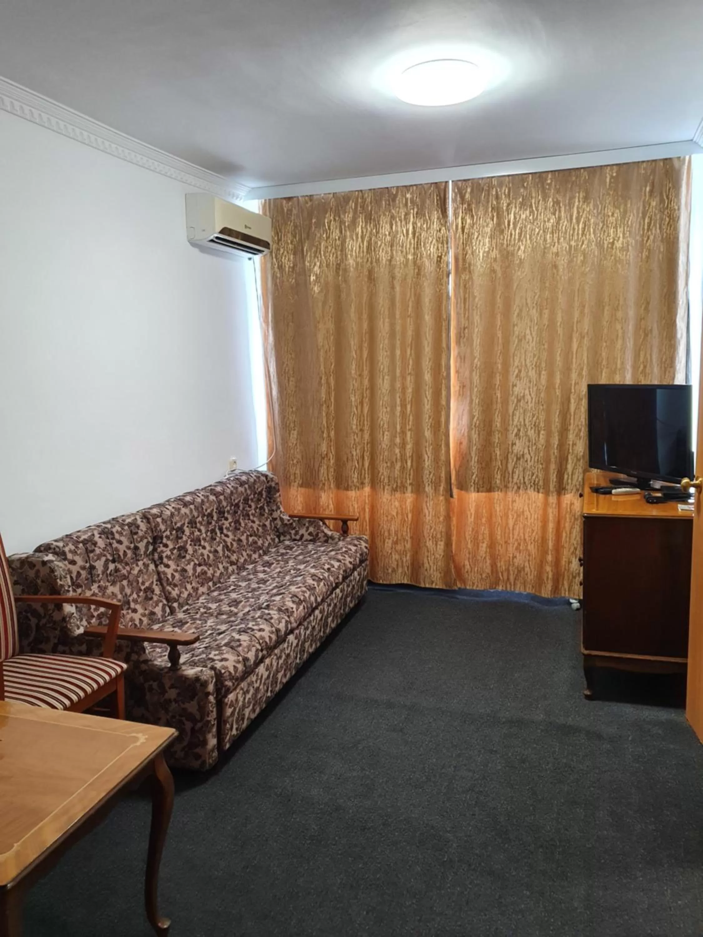 Living room in Aktobe Hotel