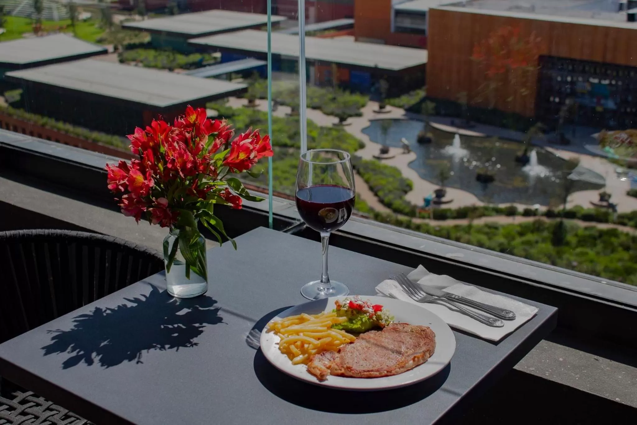 Restaurant/places to eat in Holiday Inn Express Mexico City Satelite by IHG