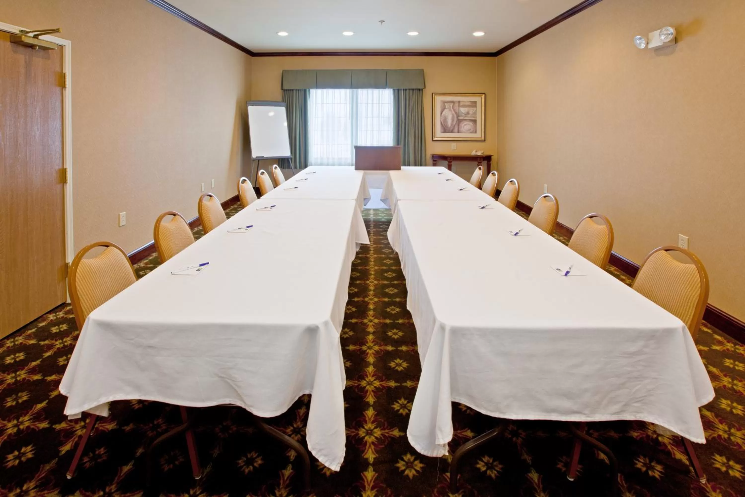 Meeting/conference room in Holiday Inn Express Lebanon by IHG