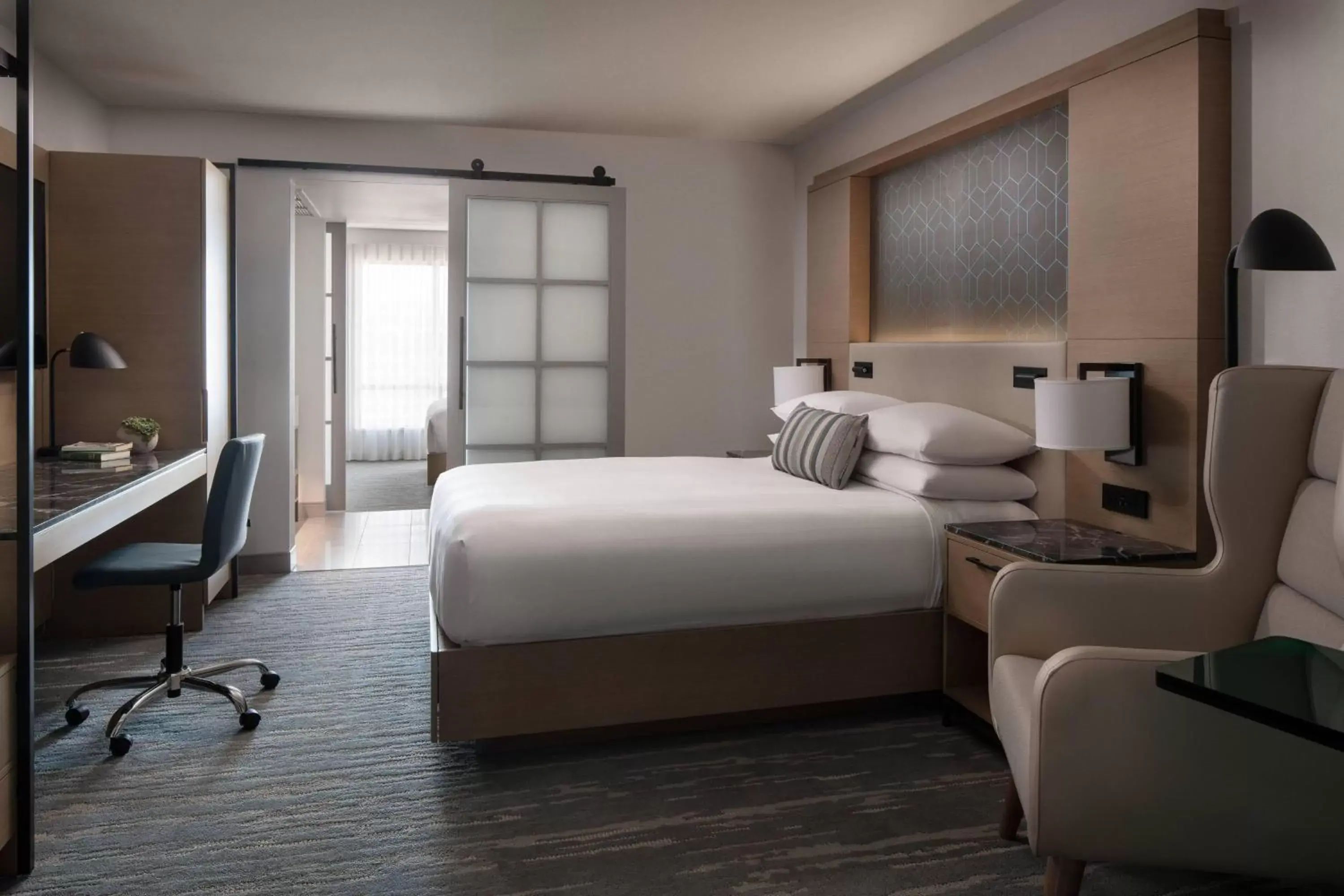 Junior Suite with King or Queen Bed in Vancouver Airport Marriott Hotel Junior Suite with King or Queen Bed in Vancouver Airport Marriott Hotel