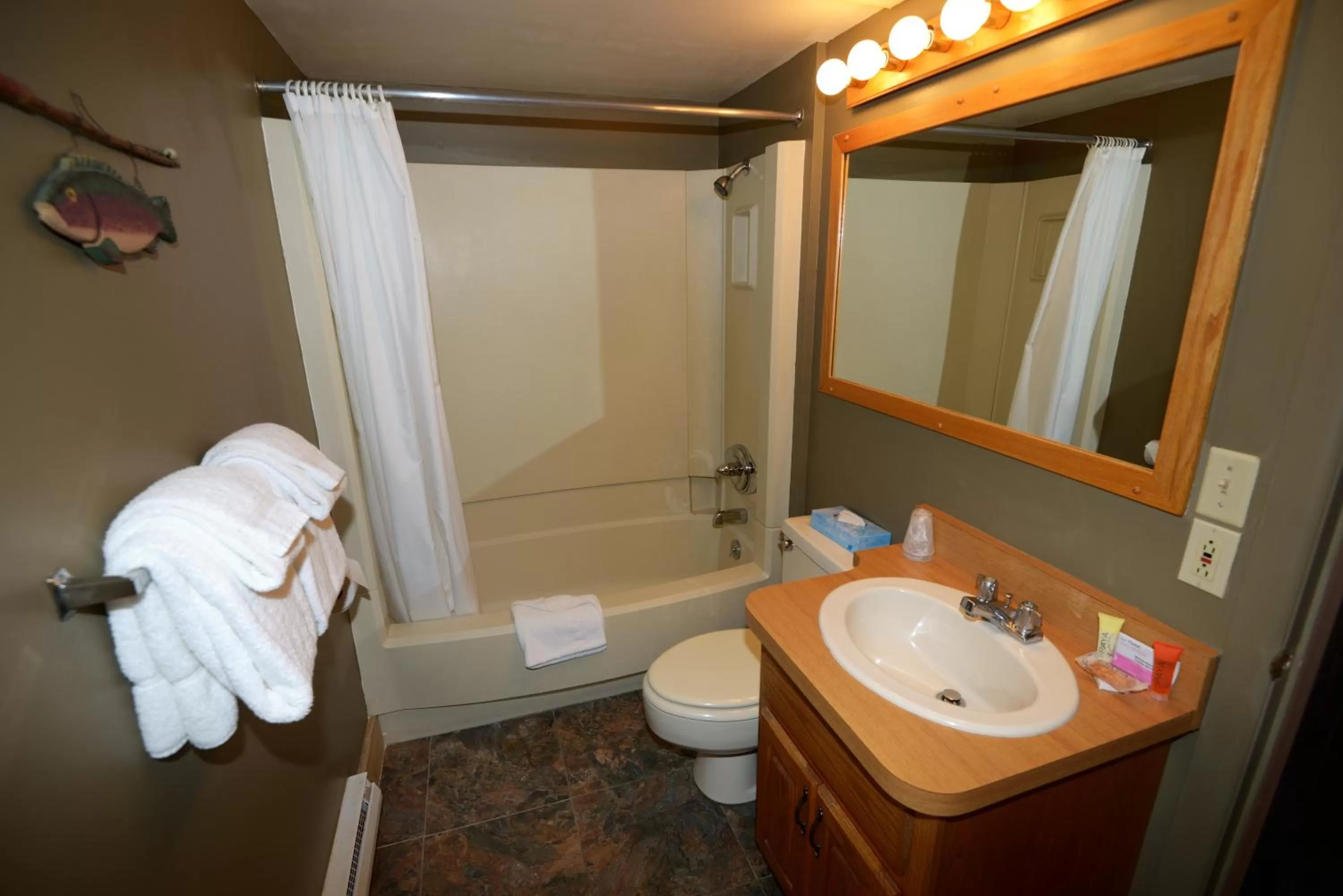Bathroom in Western Riviera Lakeside Lodging