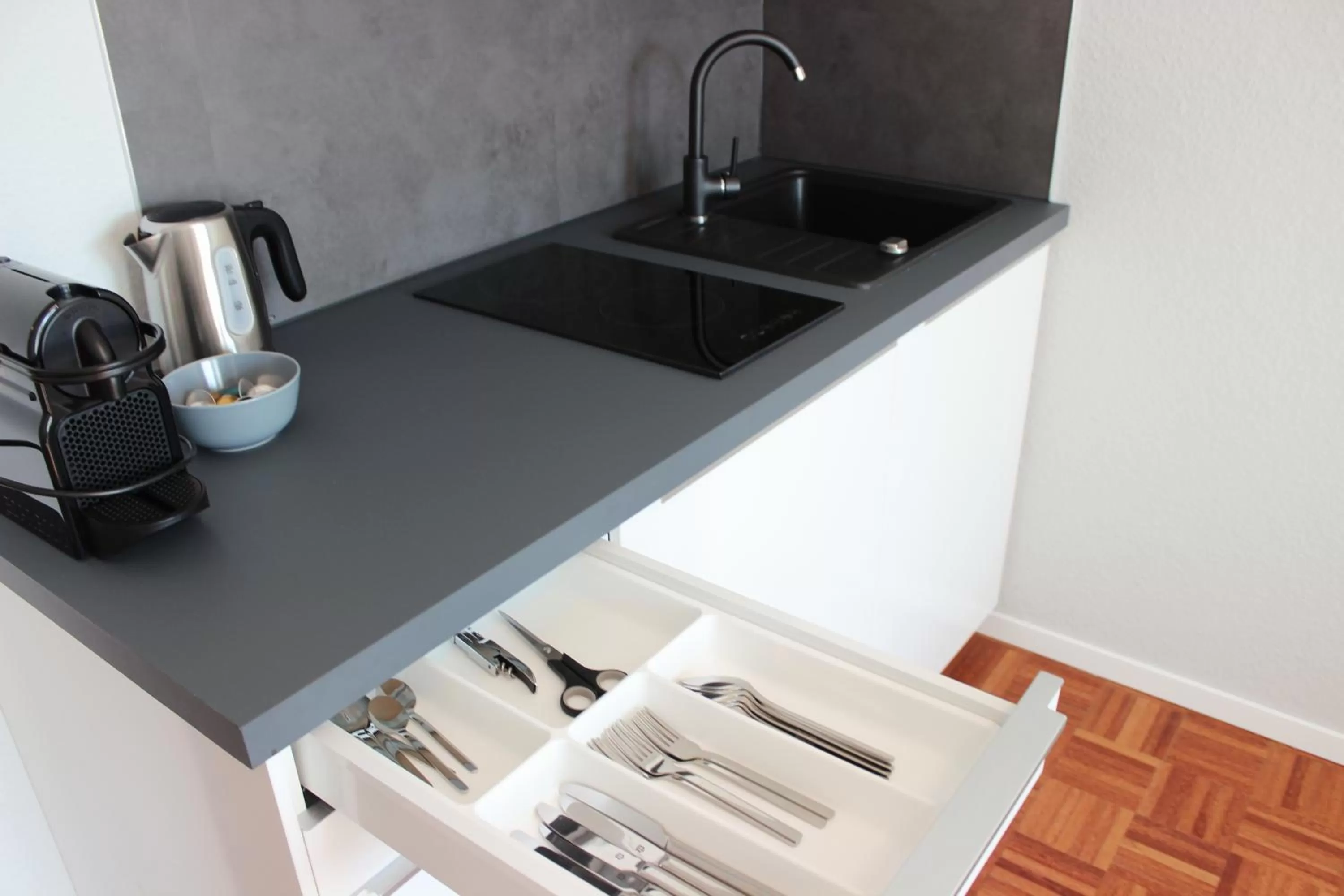 Kitchen or kitchenette, Kitchen/Kitchenette in Hometown-Apartments