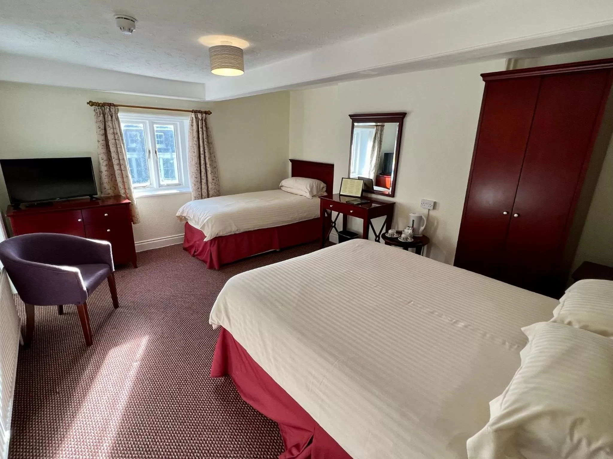 Bed in Calverts Hotel - Newport, Isle of Wight - RETURN CAR FERRY FROM 89 POUNDS