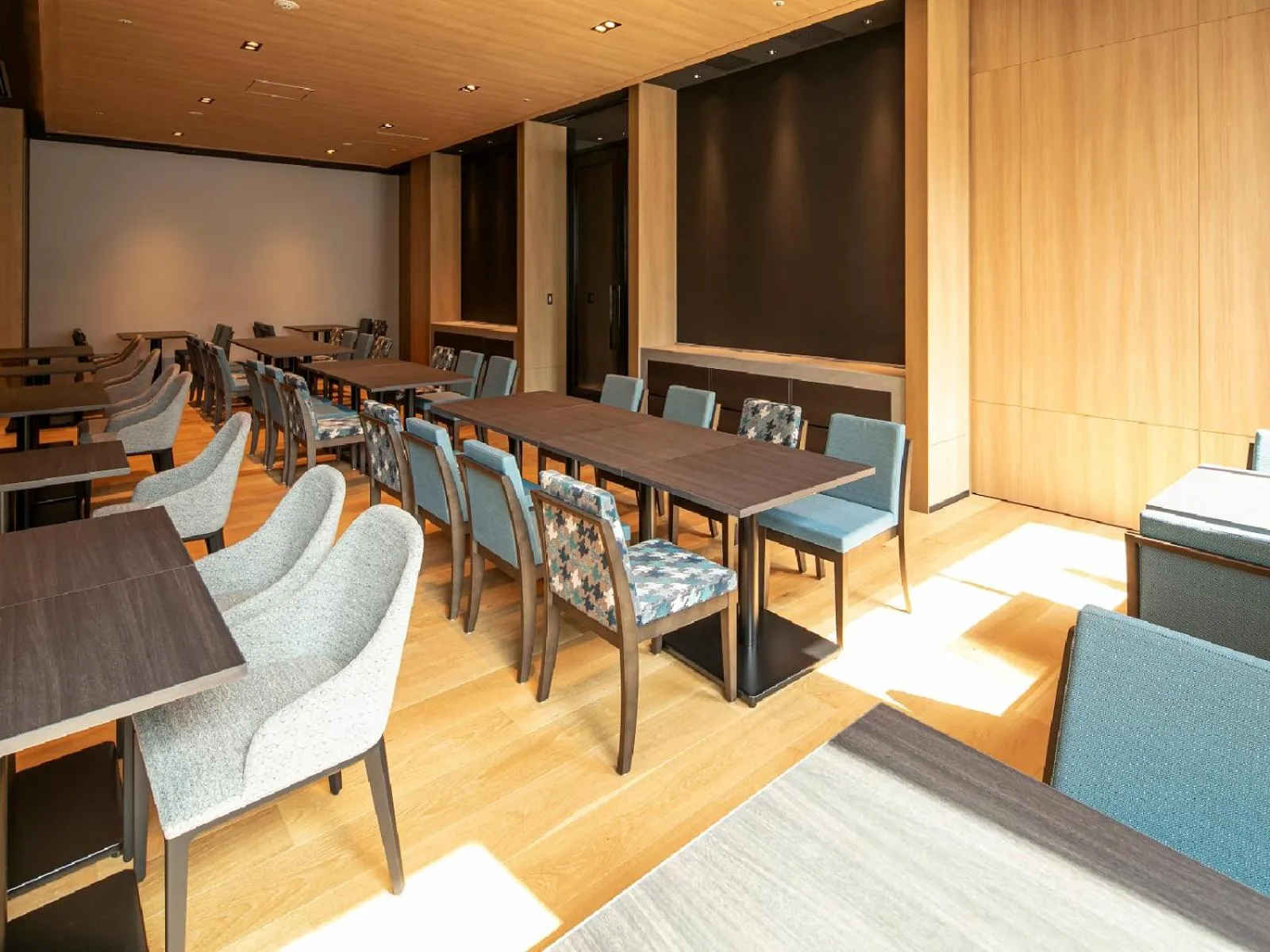 Restaurant/places to eat in Hotel Intergate Osaka Umeda