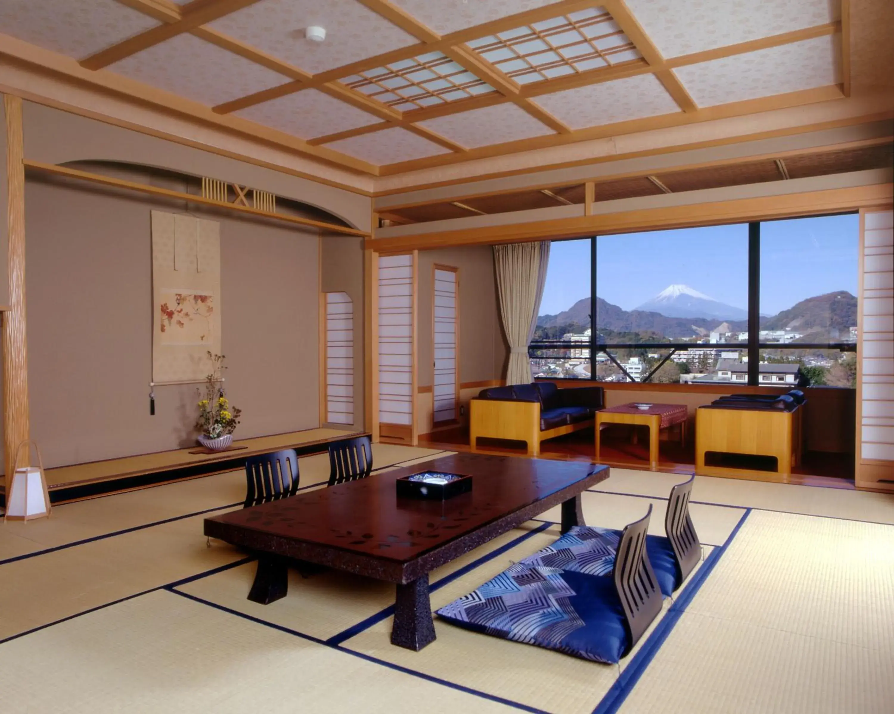 Japanese-Style Twin Room with Mt. Fuji View - West Wing in New Hakkeien Japanese-Style Twin Room with Mt. Fuji View - West Wing in New Hakkeien