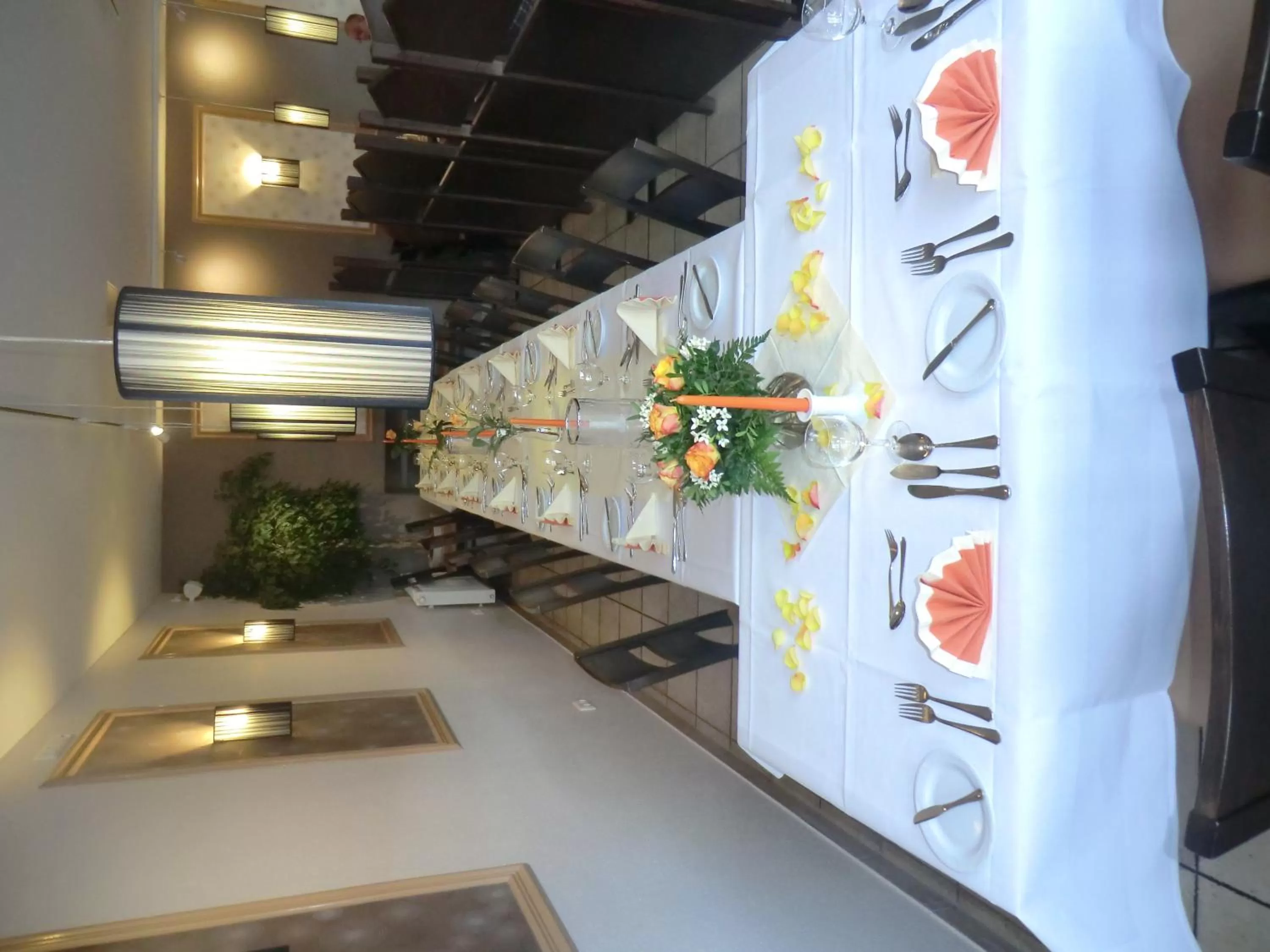 Restaurant/places to eat in Hotel Pension Am Hafen