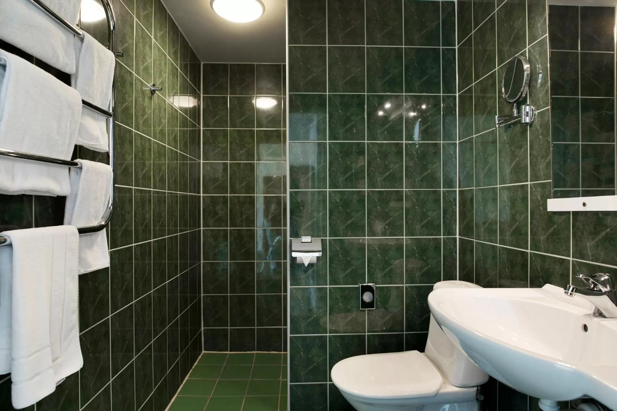 Shower in ProfilHotels Savoy