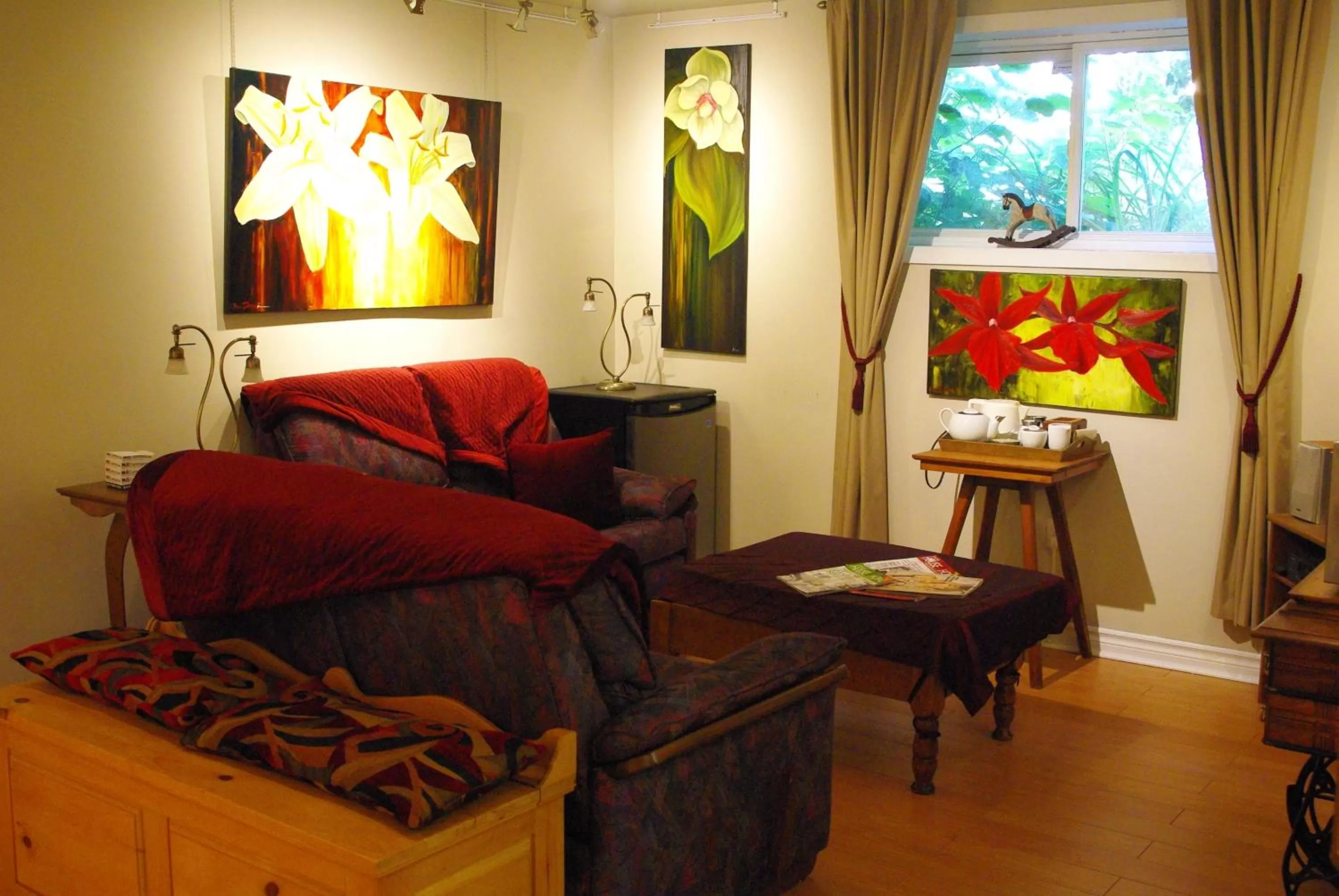 Living room in Atelier Galerie Anne Drouin Peinture & Pension