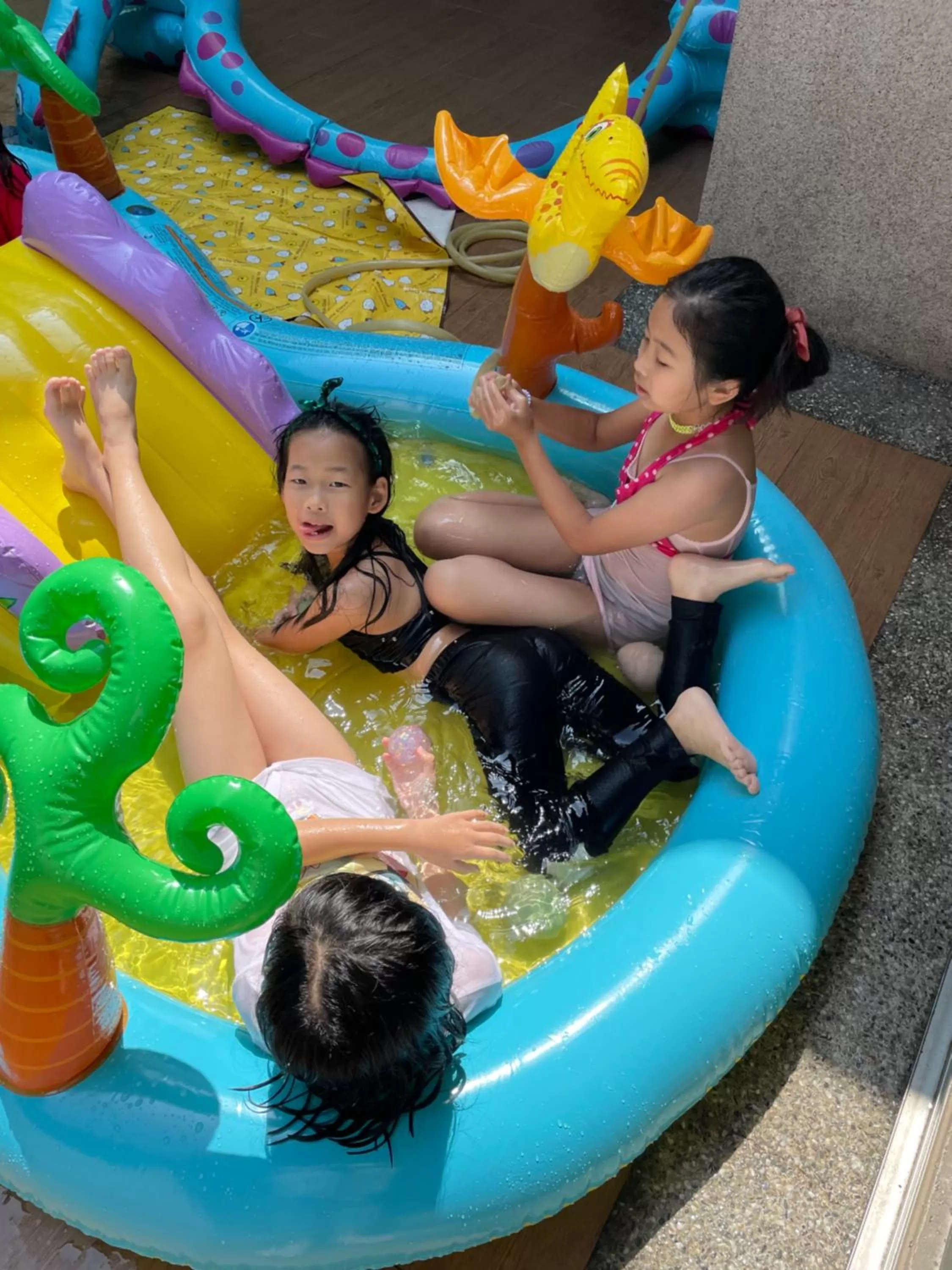 Swimming pool in Dou Dou Long Homestay