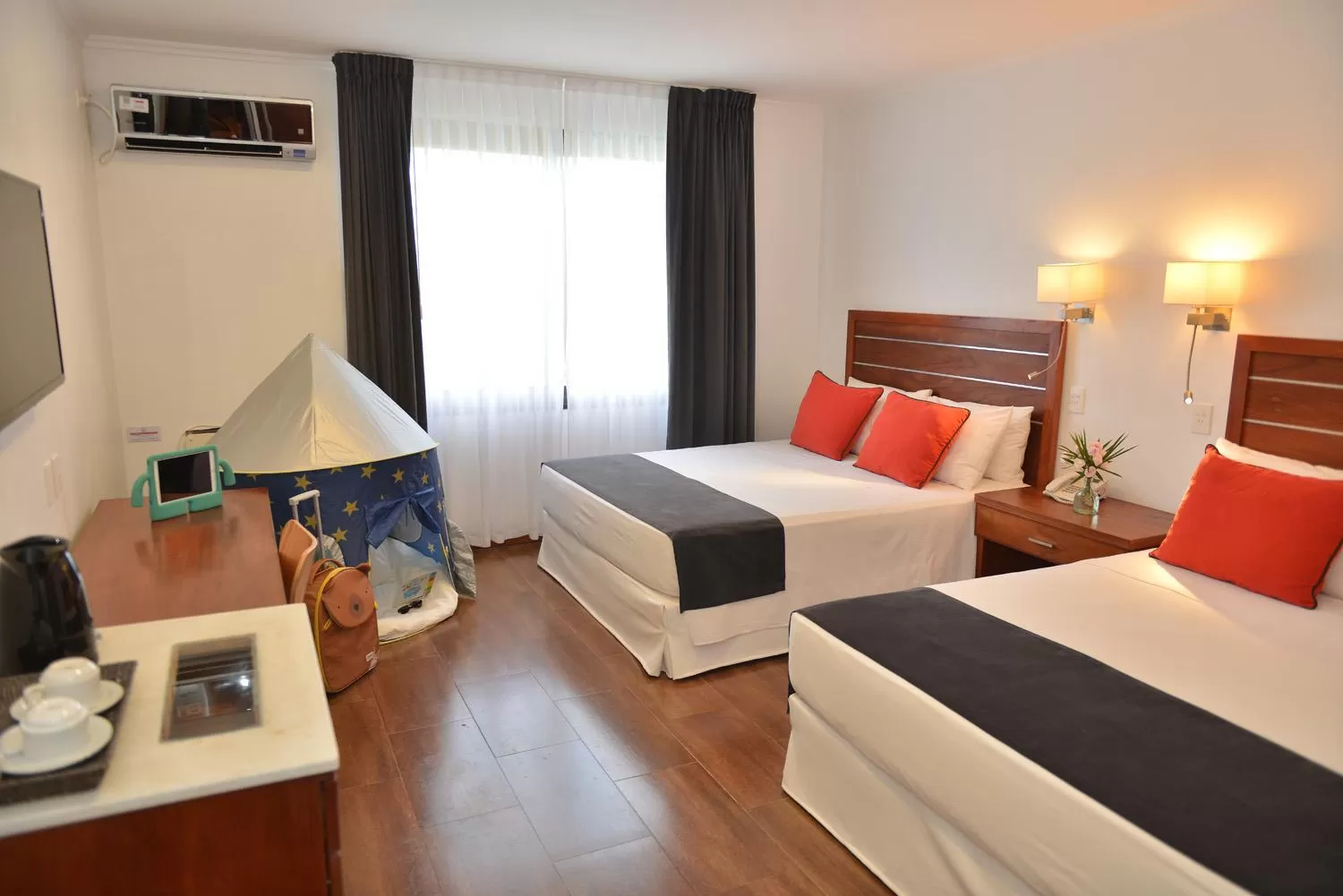 Bed in Hotel Saint George