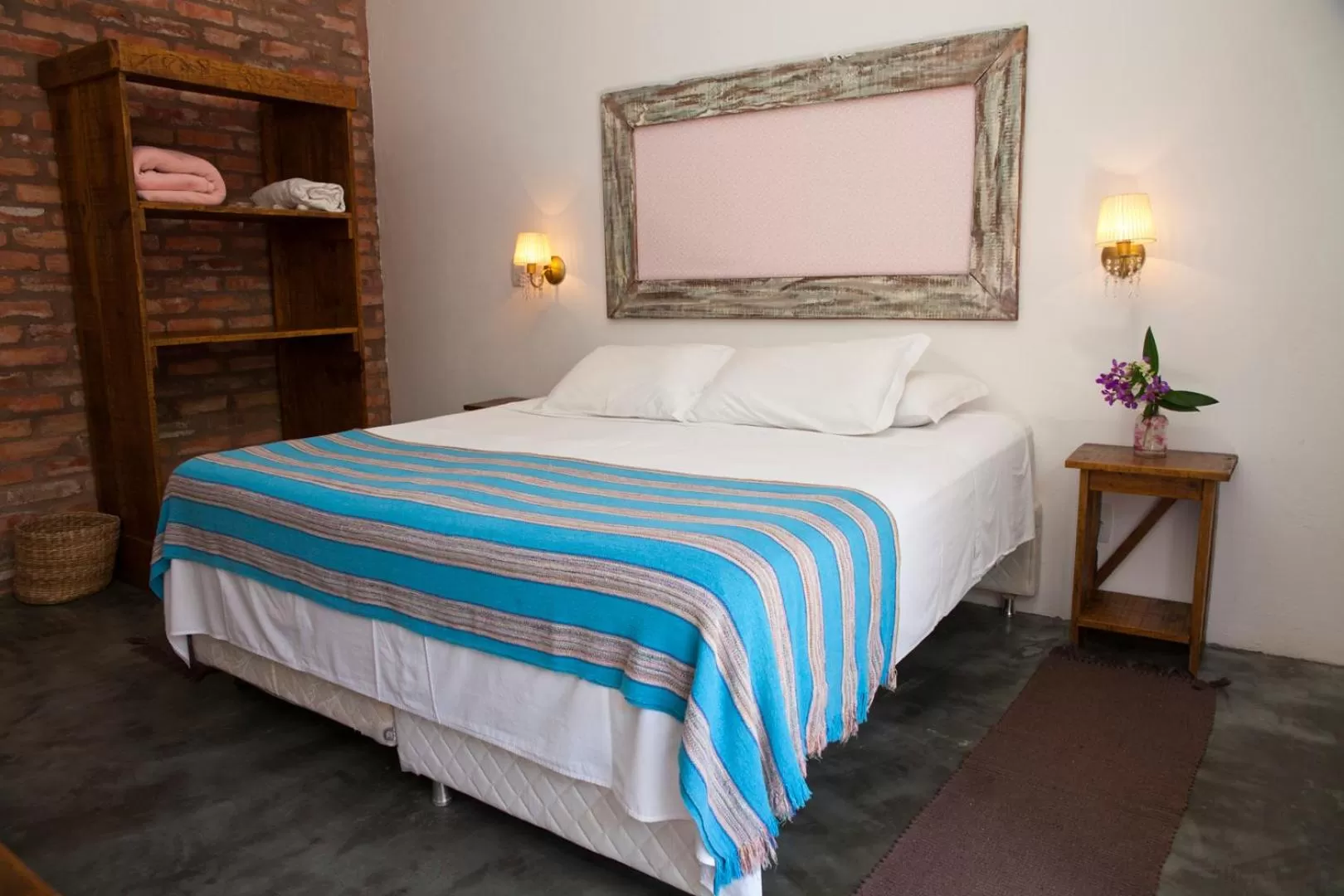 Photo of the whole room, Bed in Pousada Vila Rosada