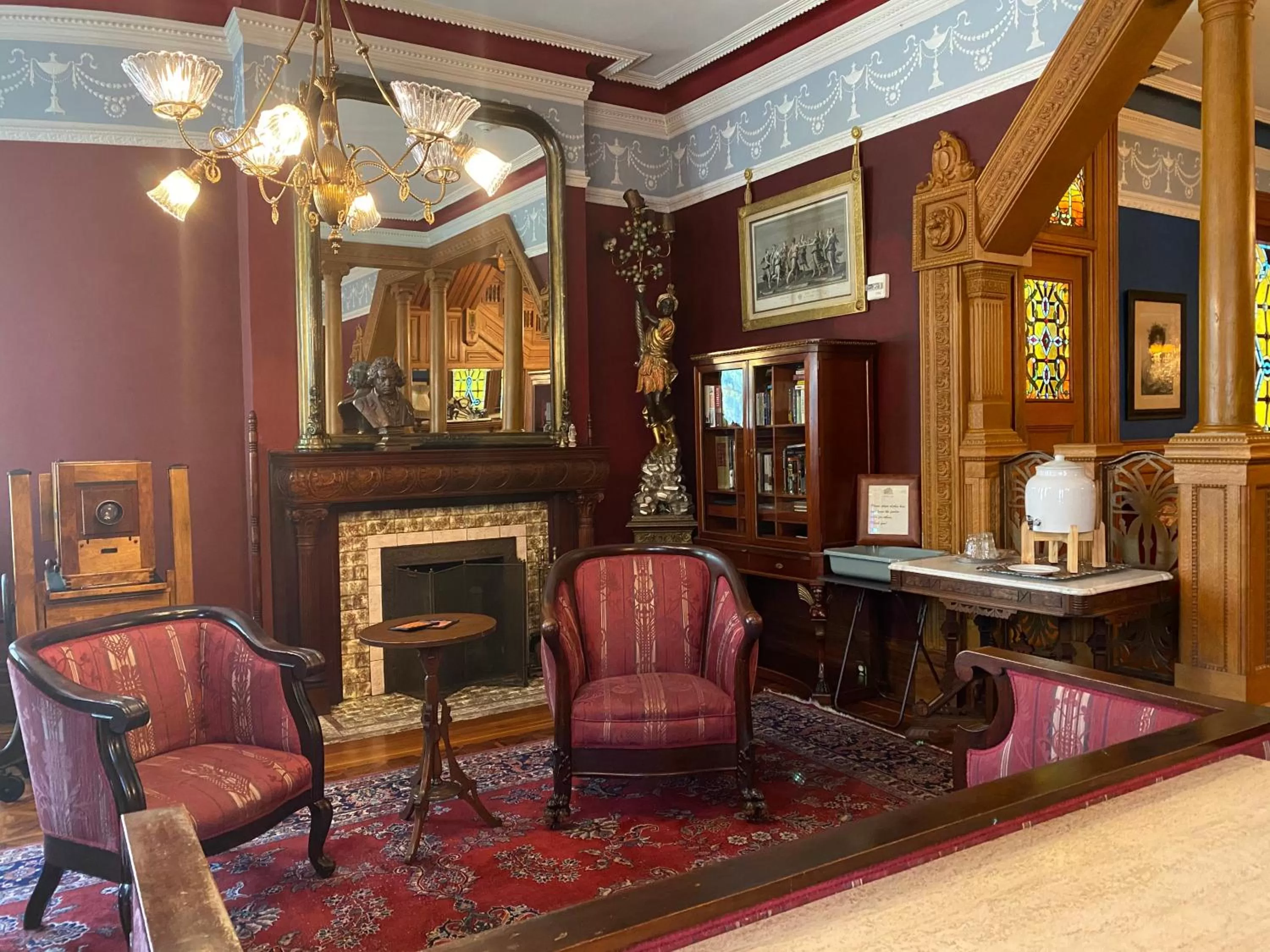 Living room in Chateau Tivoli Bed and Breakfast