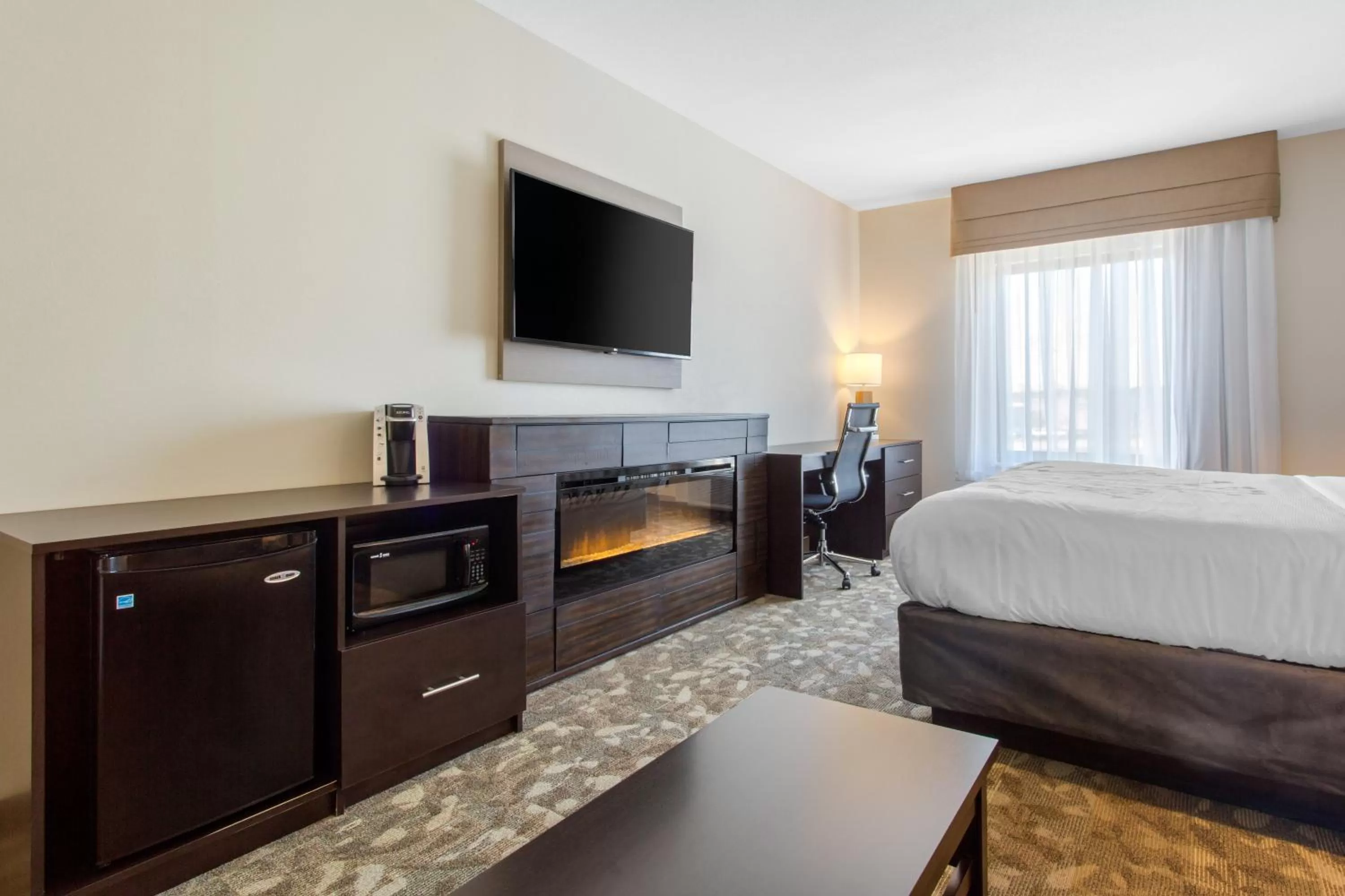 TV and multimedia, Bed in Sleep Inn & Suites Middletown - Goshen