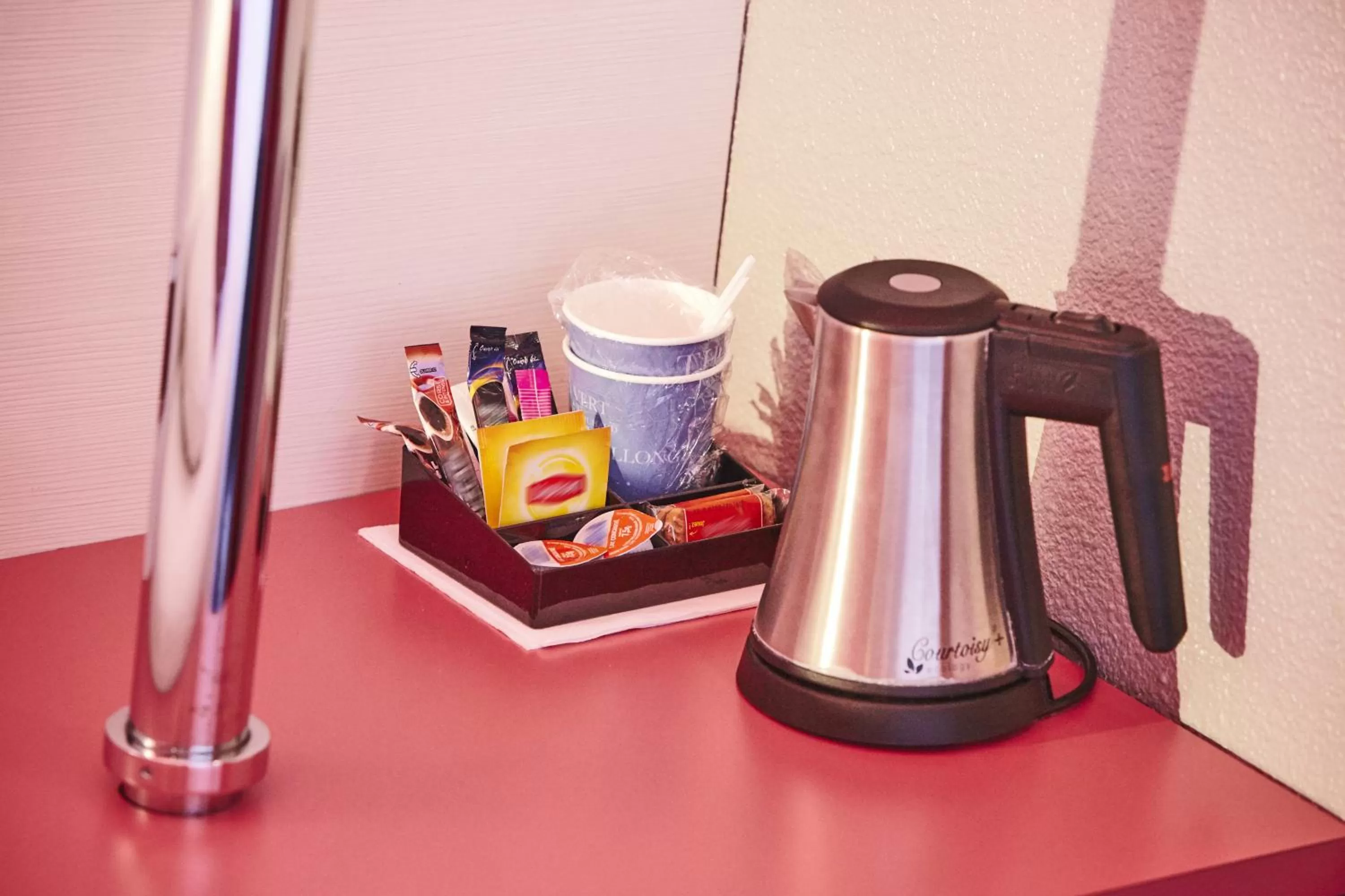 Food and drinks in Kyriad Hôtel La Fleche