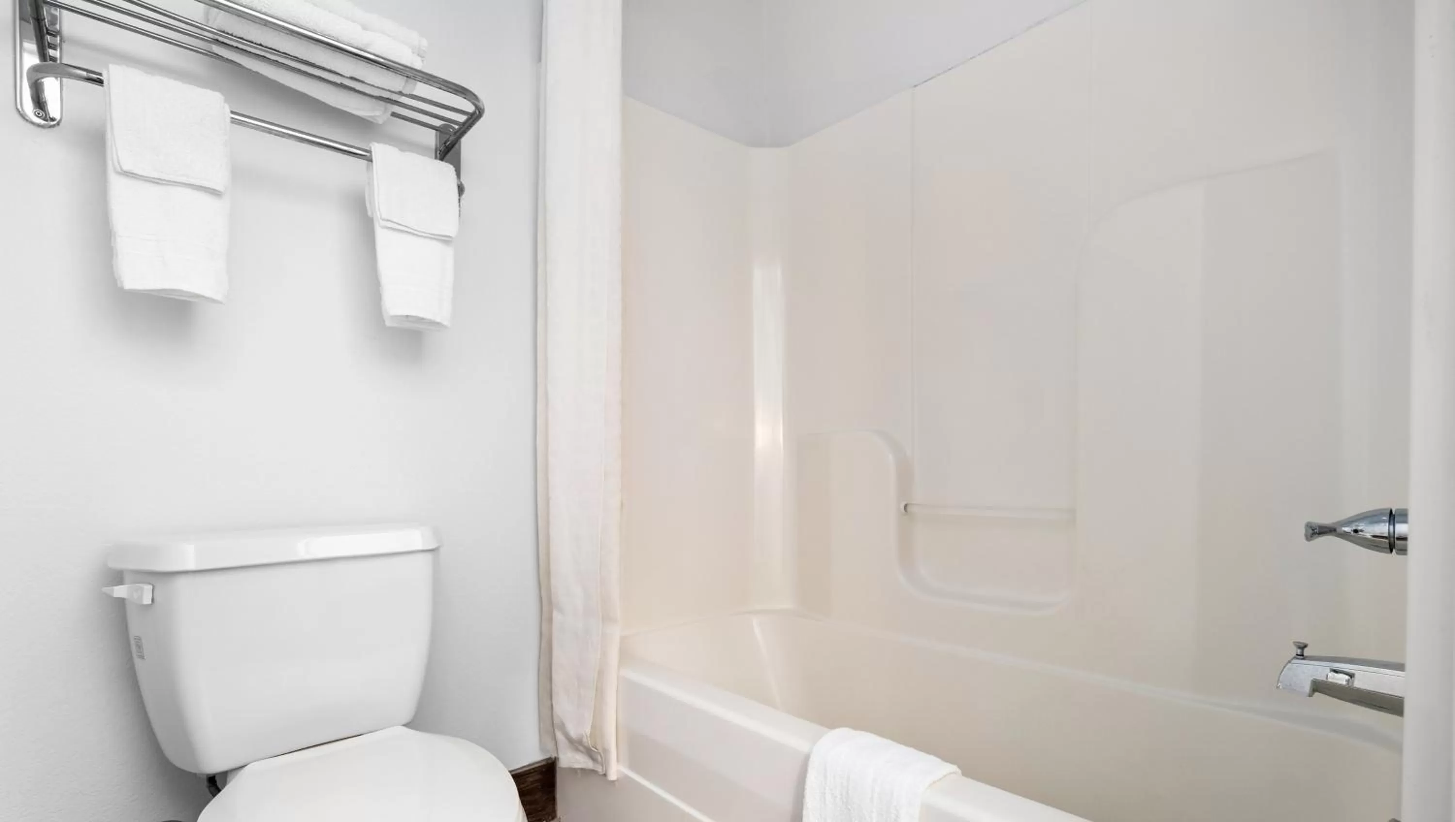 Bathroom in Belmont Inn and Suites Tatum