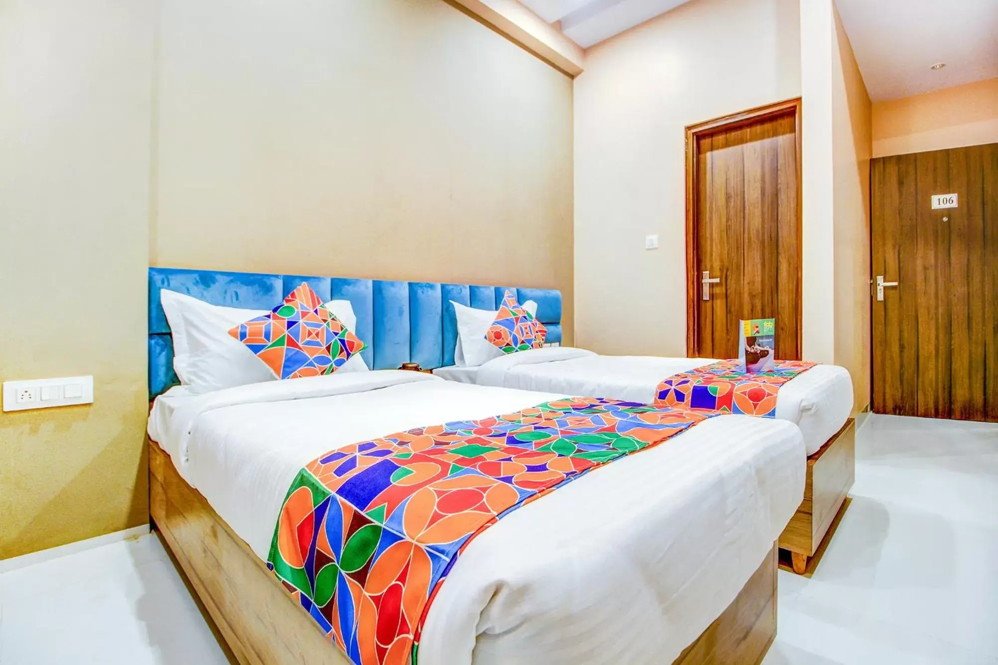 Deluxe Room - single occupancy in FabHotel 7th Crossing Malviya Nagar Deluxe Room - single occupancy in FabHotel 7th Crossing Malviya Nagar