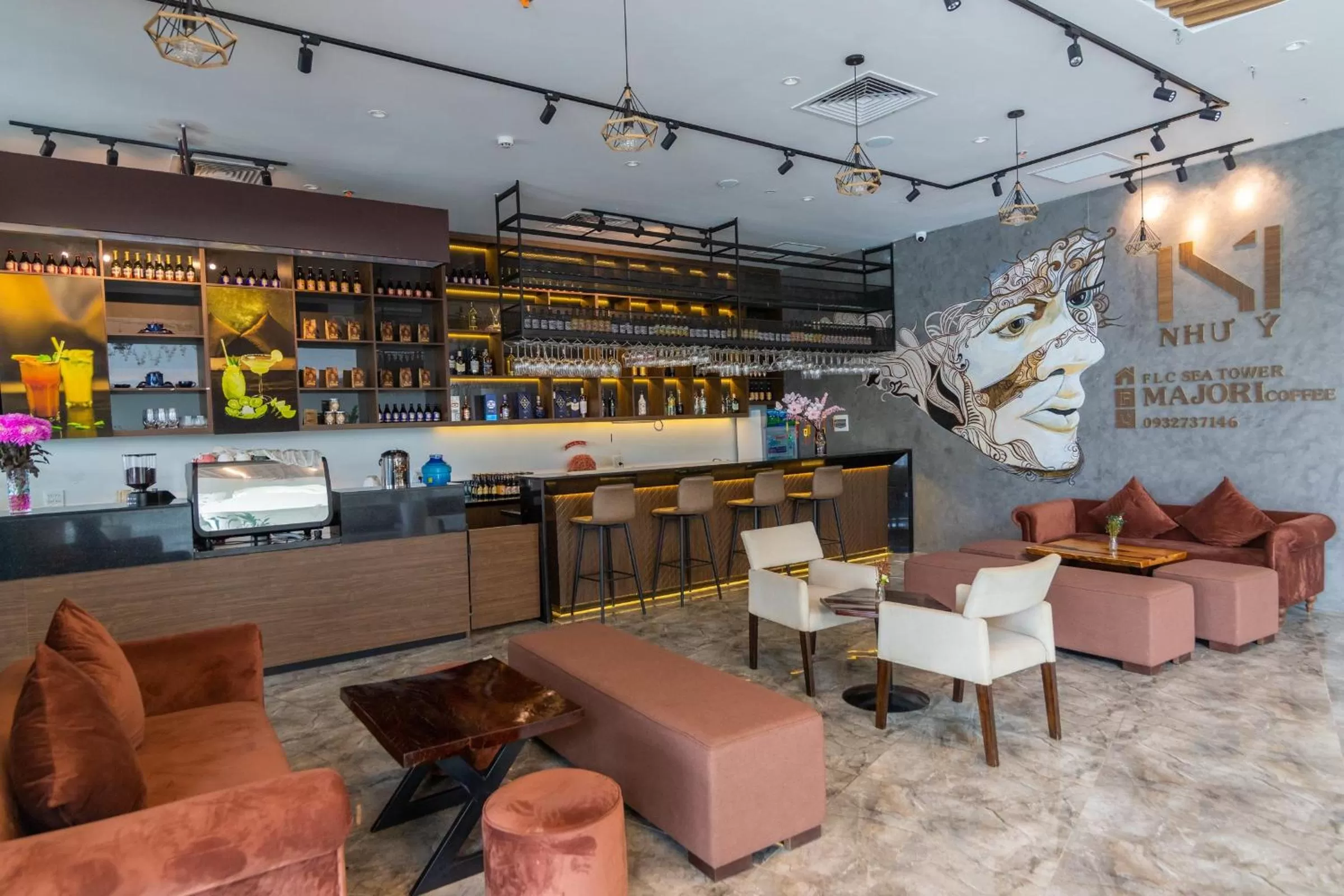 Seating area, Lounge/Bar in FLC Sea Tower Quy Nhơn - Homostay