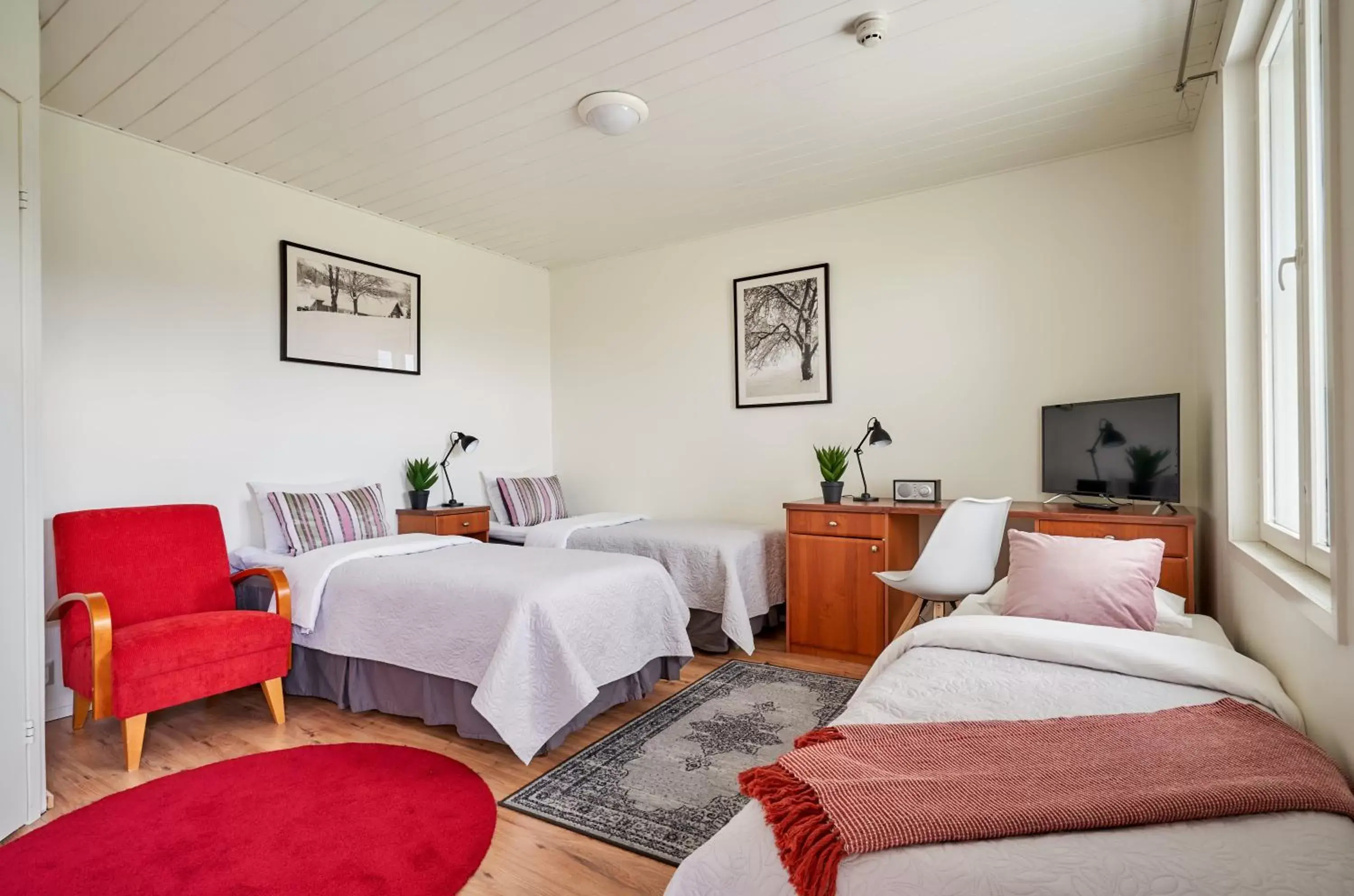 Triple Room with Private Bathroom in Hotel Villa Molnby Triple Room with Private Bathroom in Hotel Villa Molnby