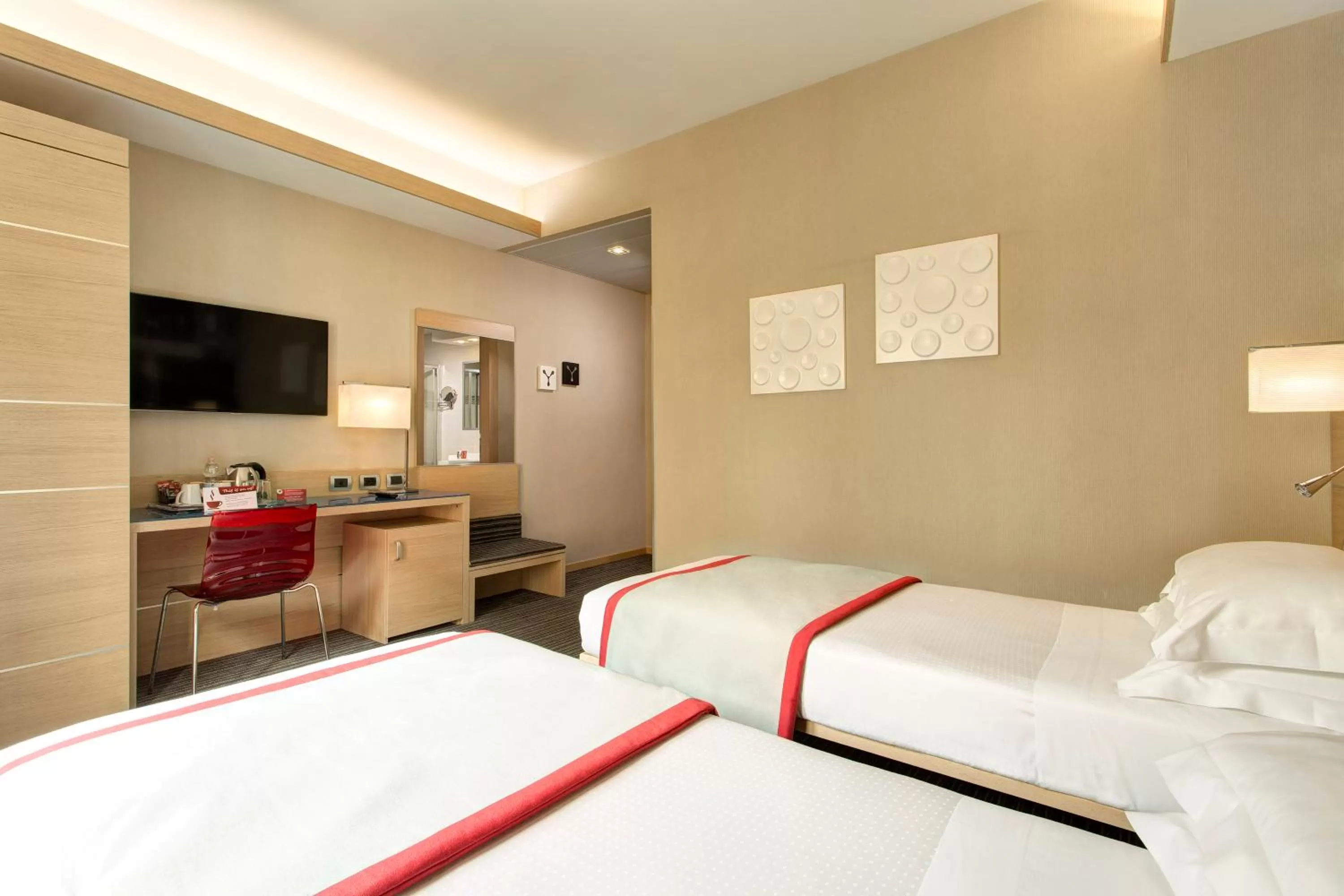 Bedroom, Bed in iQ Hotel Roma